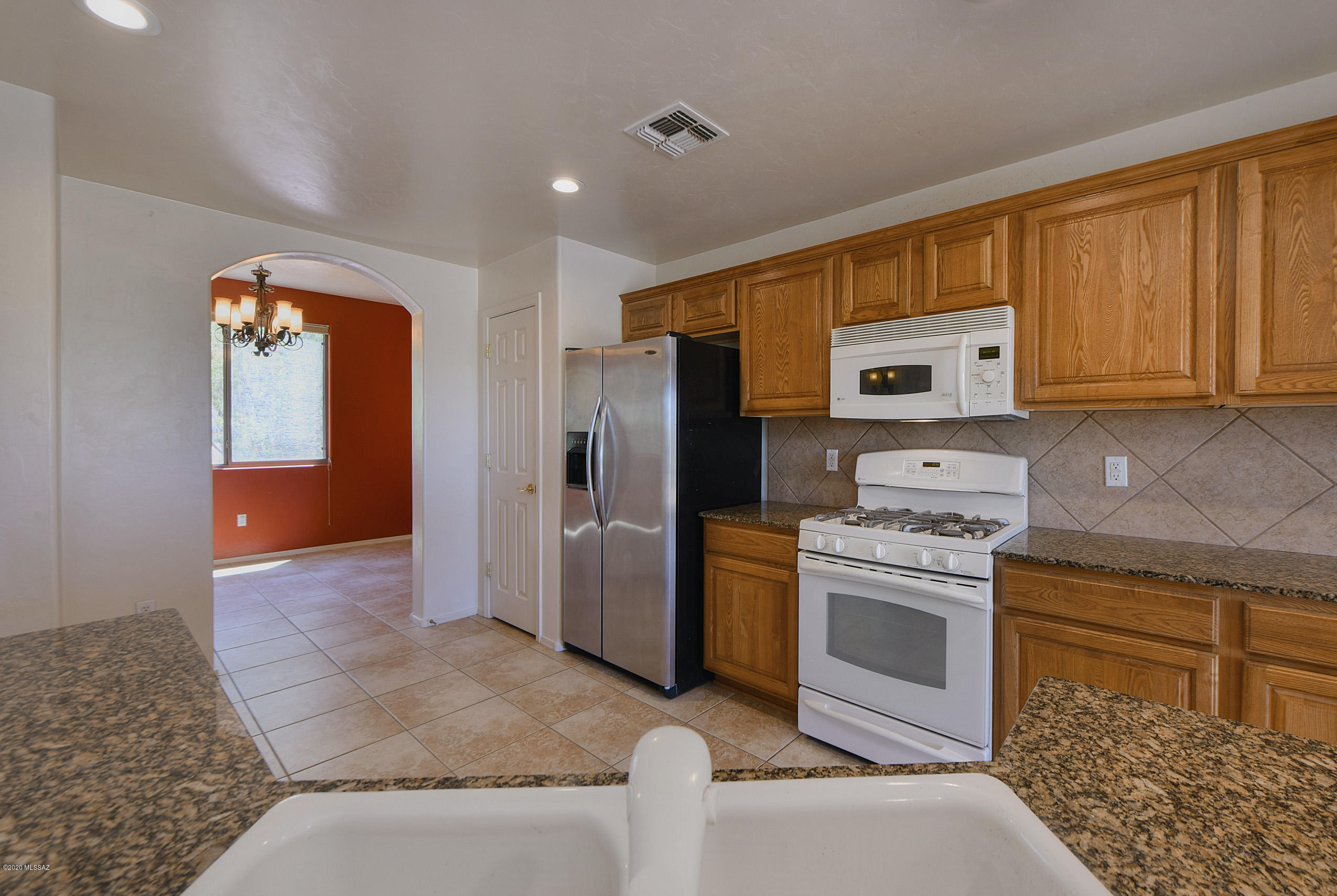 8262 S Camino Serpe