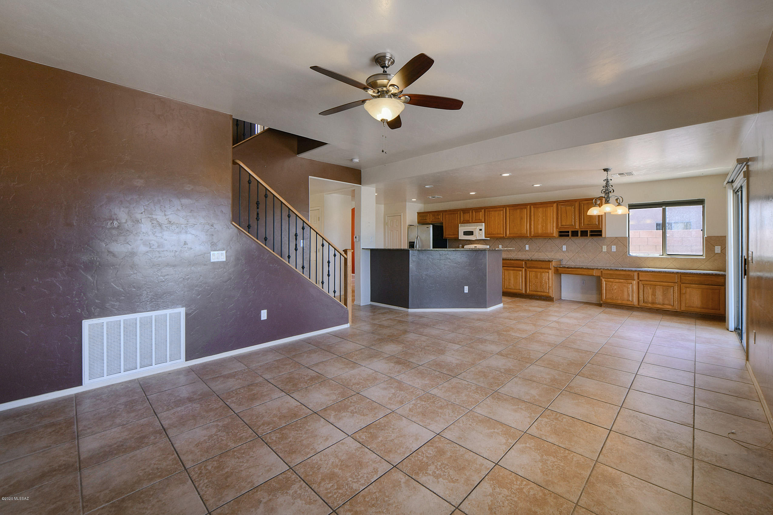 8262 S Camino Serpe