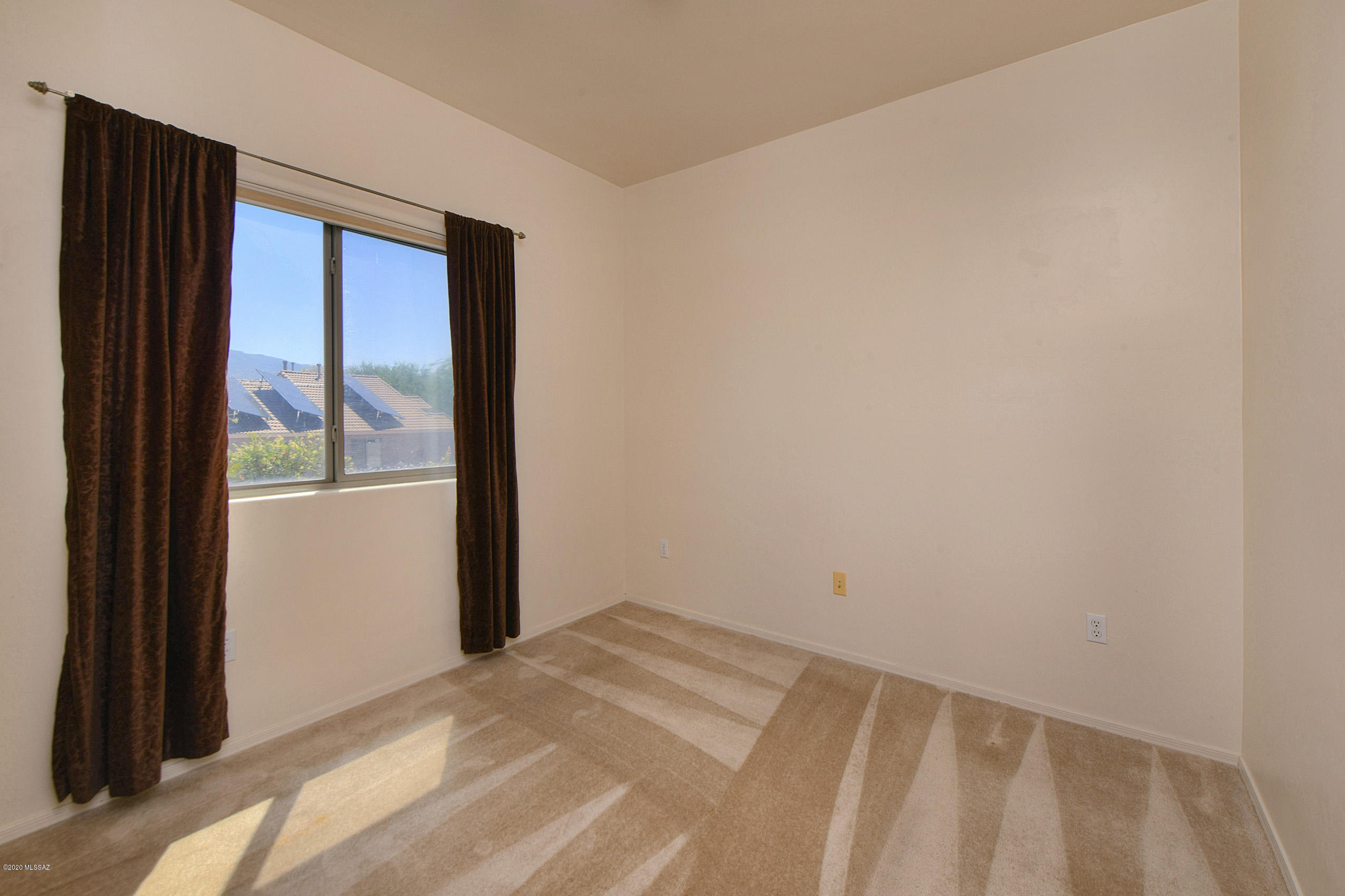 8262 S Camino Serpe