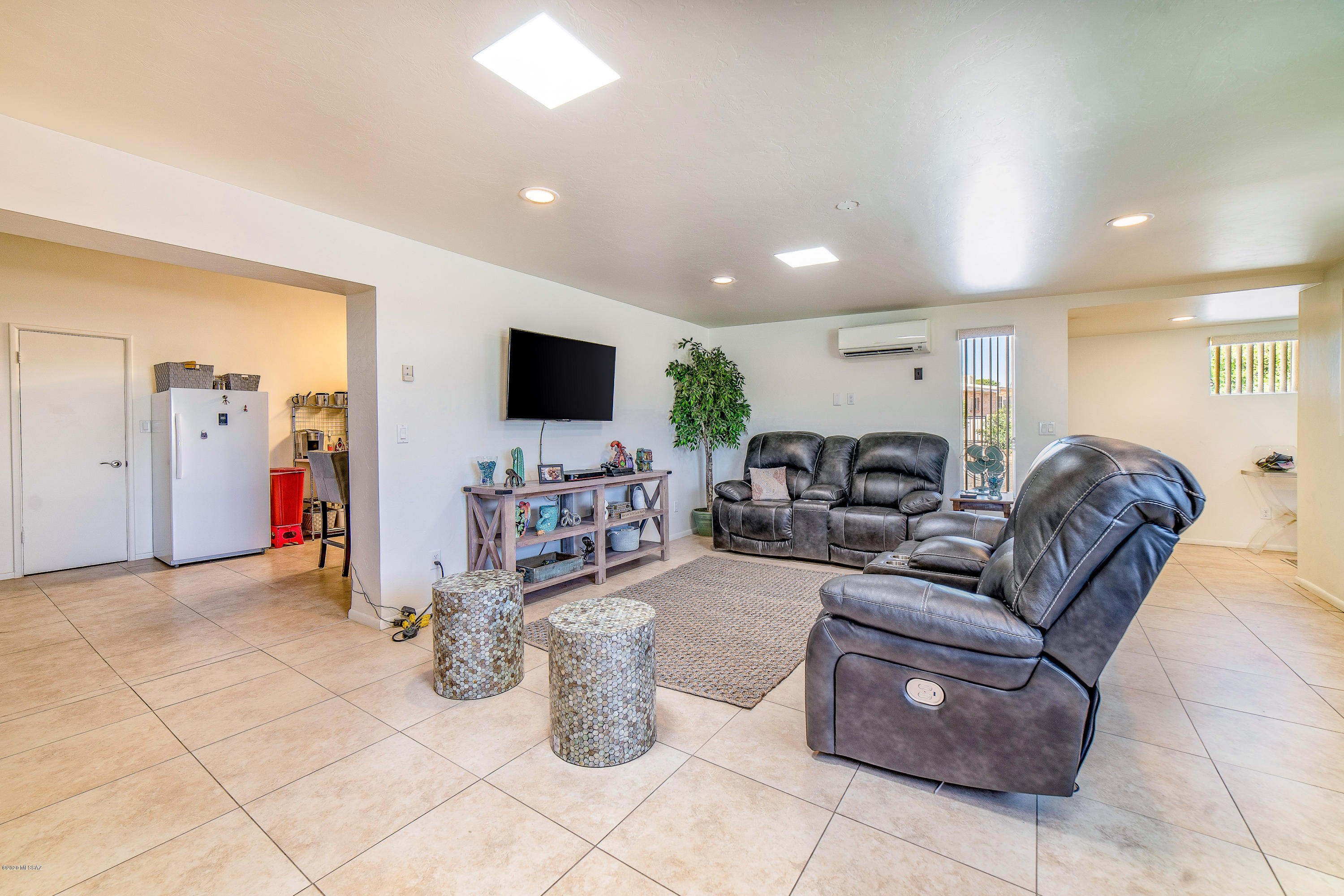 5801 E 5th Street