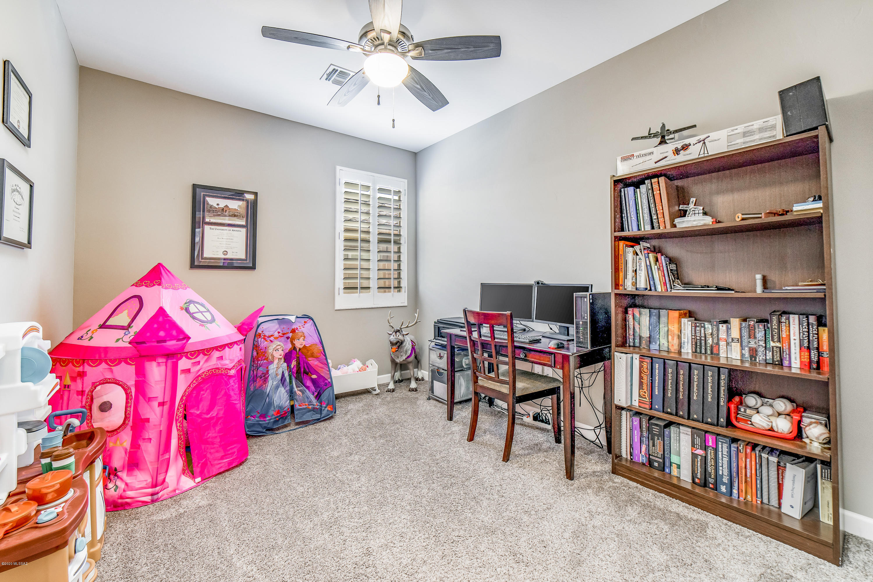8534 N Gaetano Loop