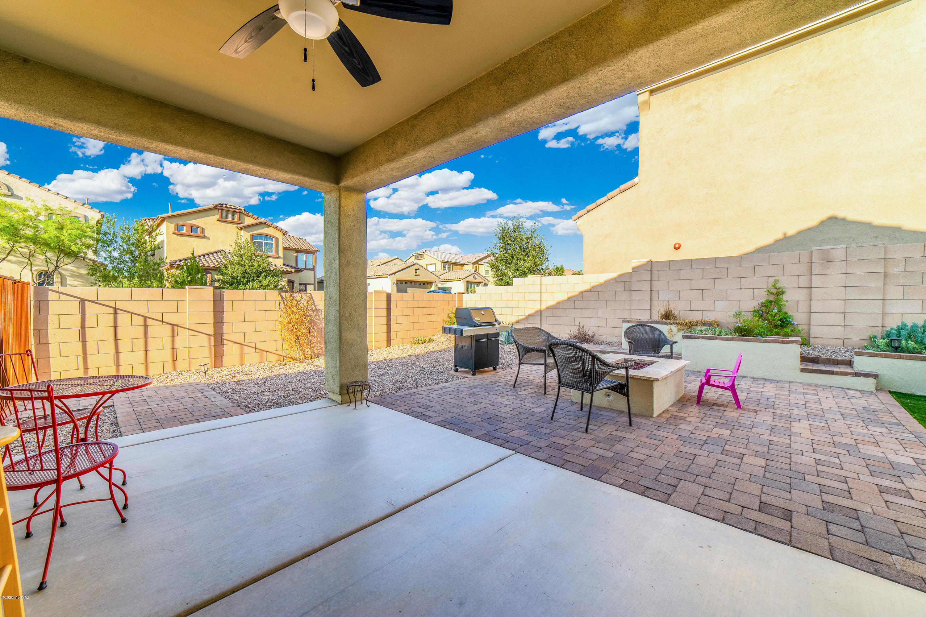 8534 N Gaetano Loop