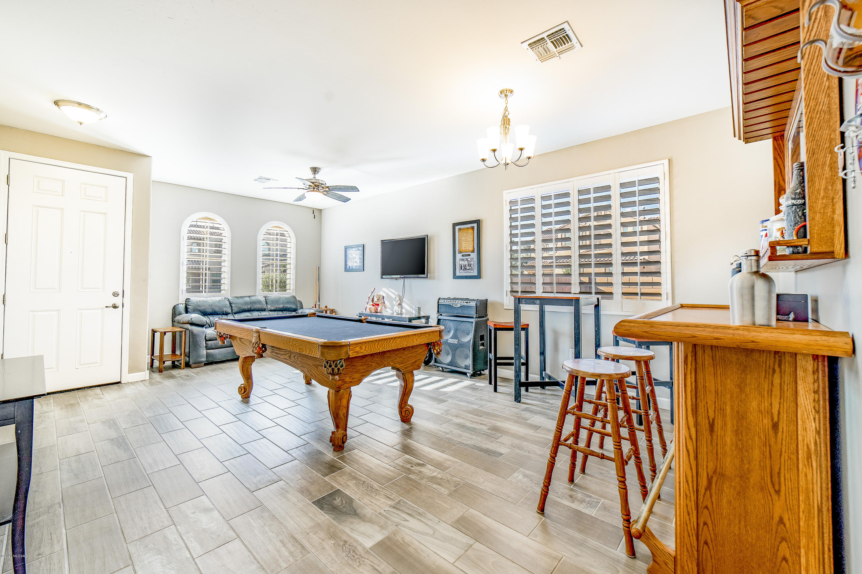 8534 N Gaetano Loop