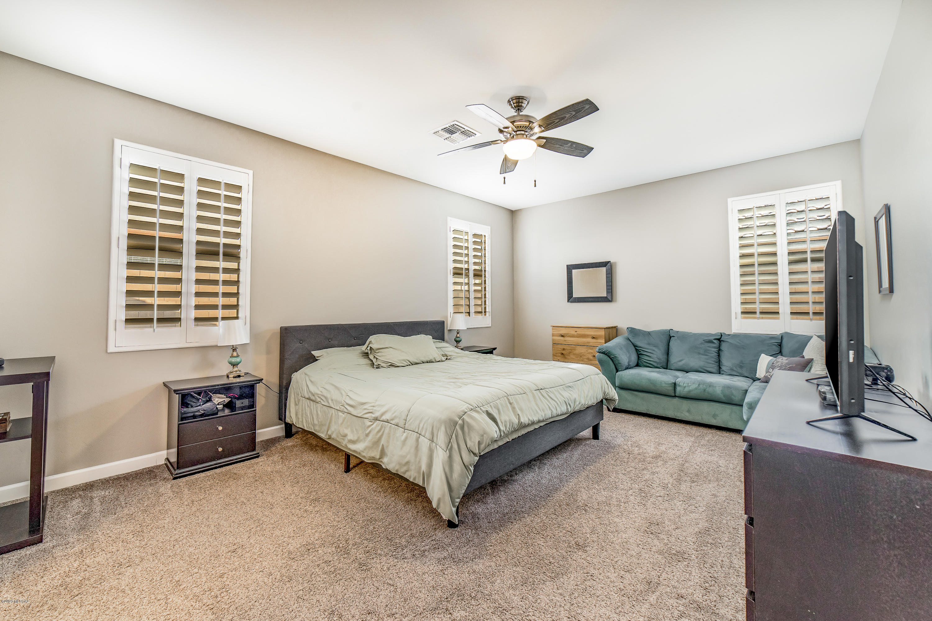 8534 N Gaetano Loop