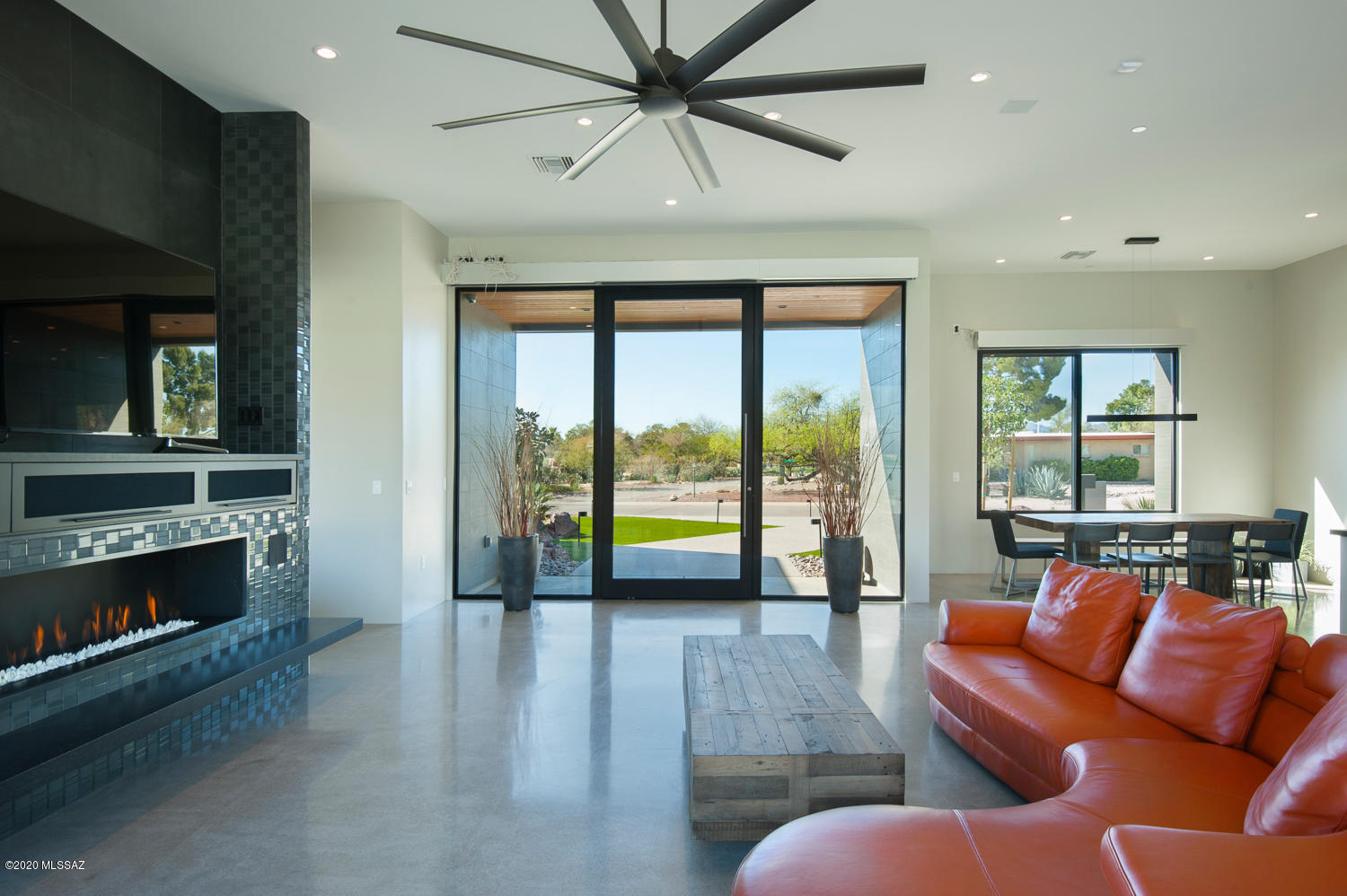 75 W Oro Valley Drive