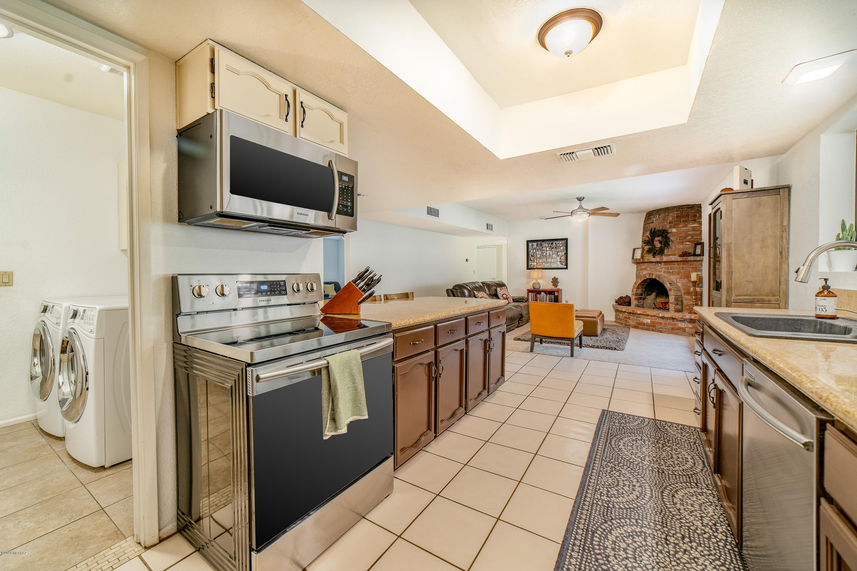 5960 N Camino Esquina