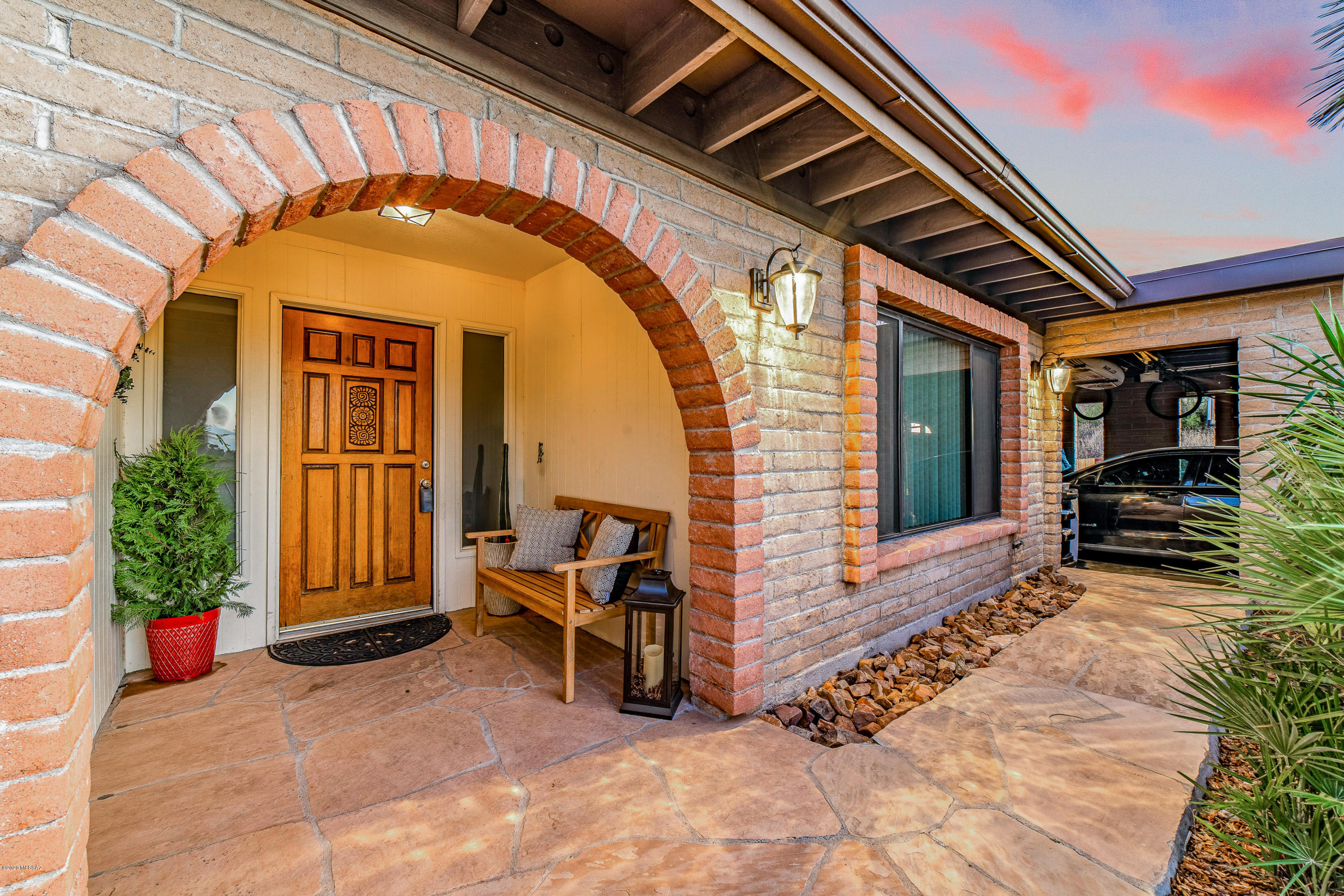 5960 N Camino Esquina
