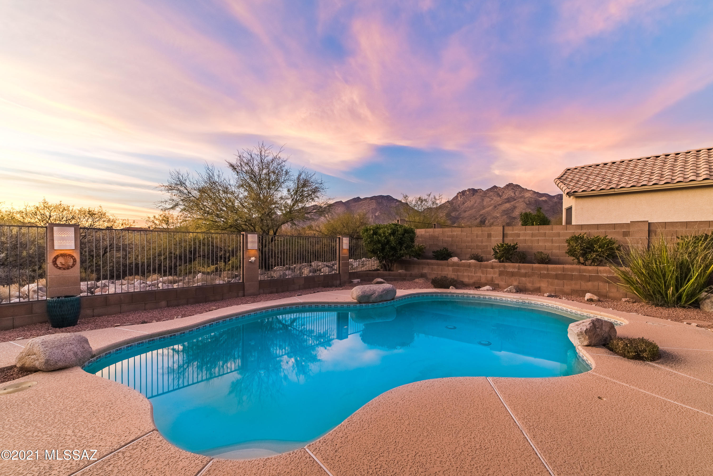 5425 N Ventana Vista Road