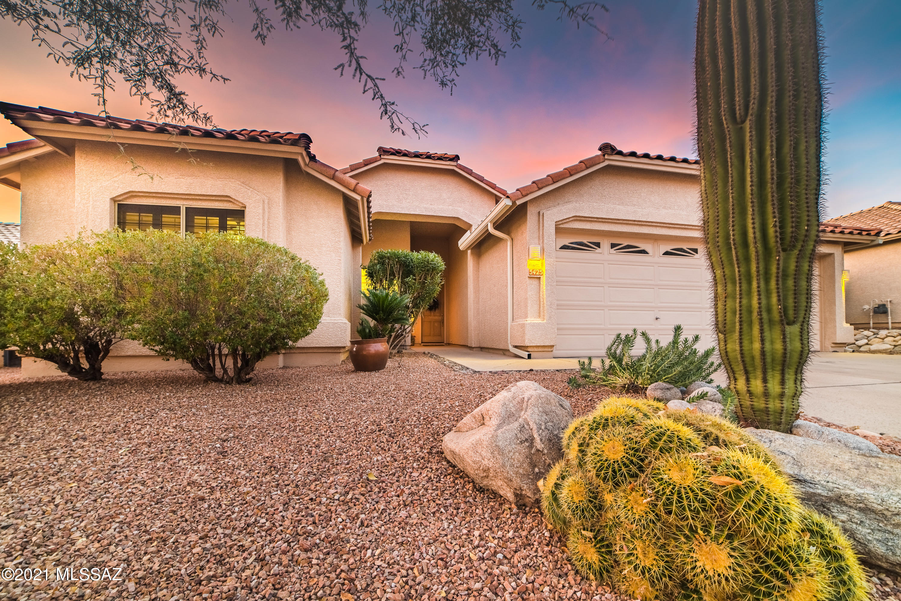 5425 N Ventana Vista Road