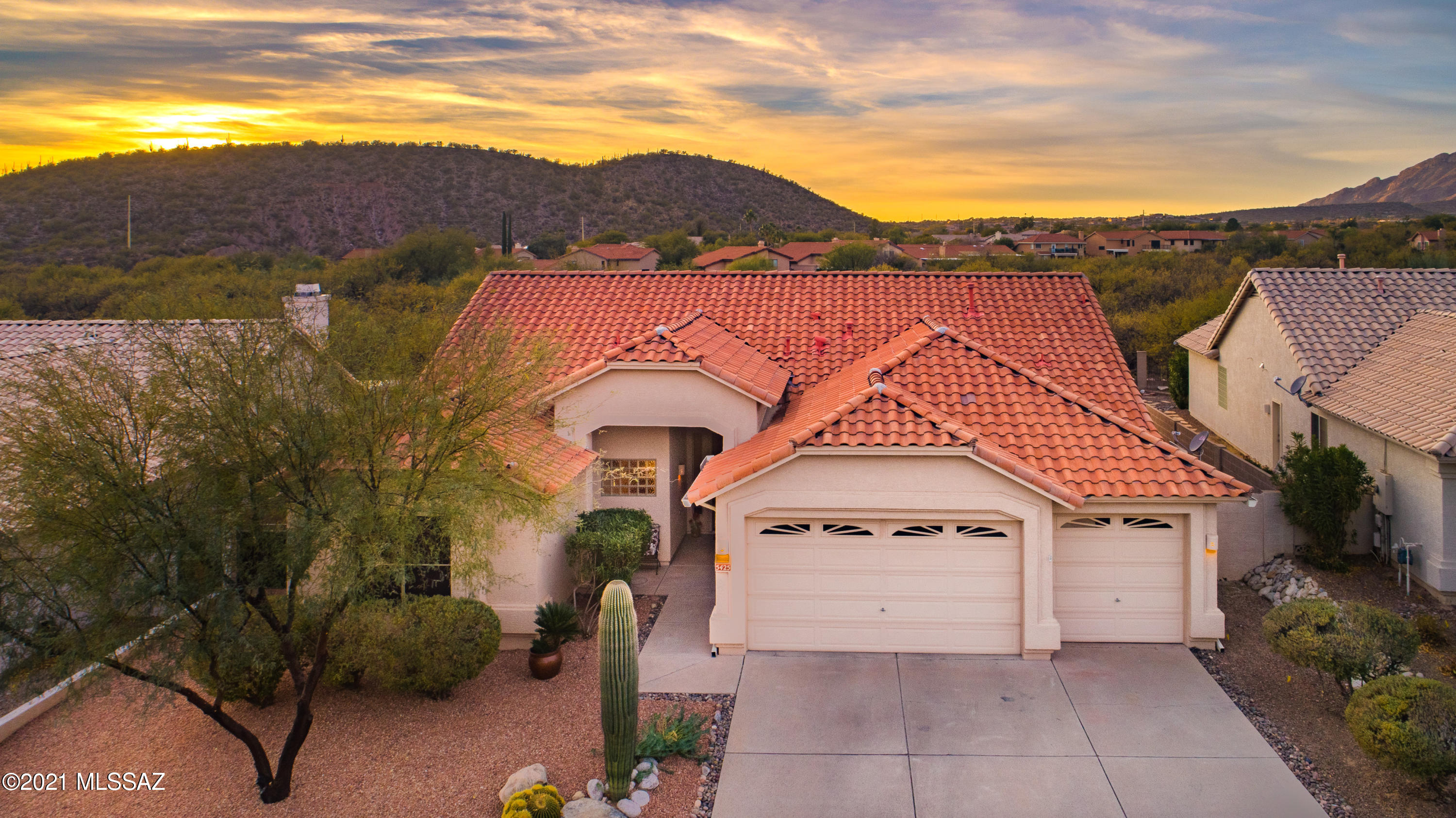 5425 N Ventana Vista Road