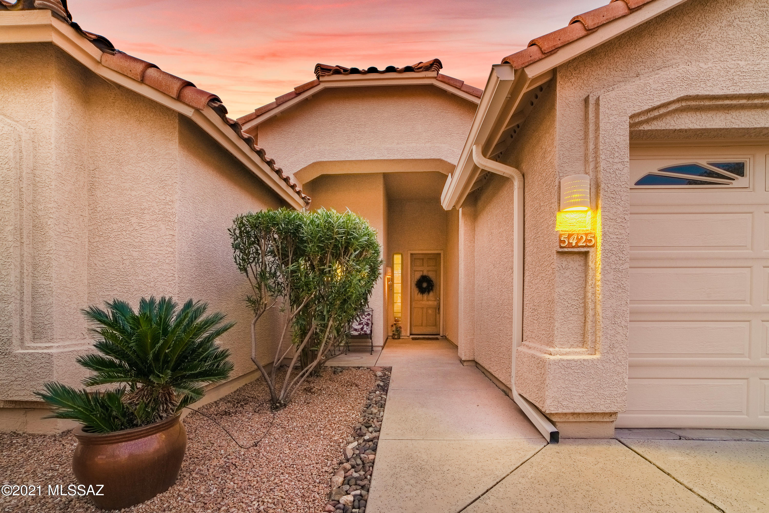 5425 N Ventana Vista Road