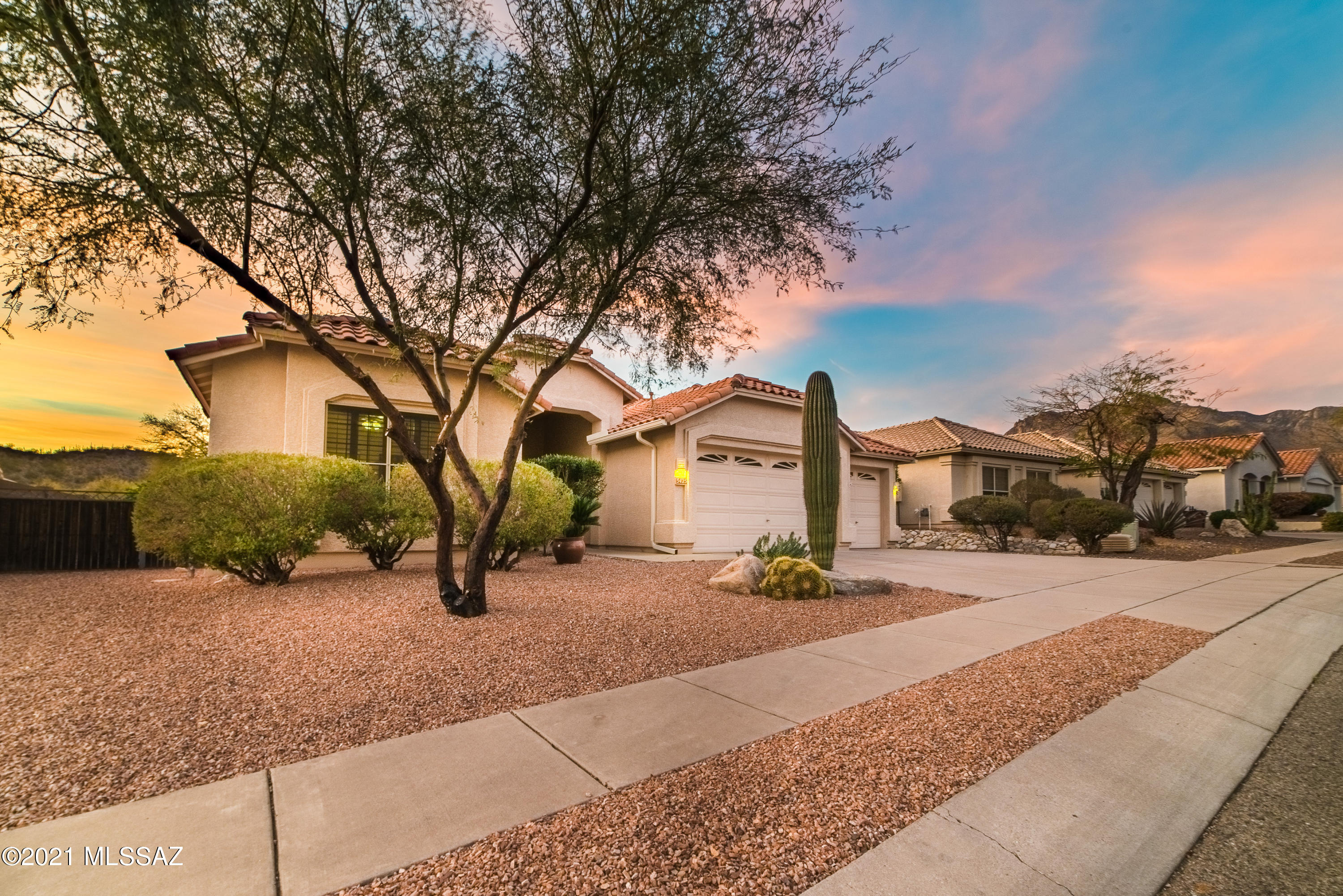 5425 N Ventana Vista Road
