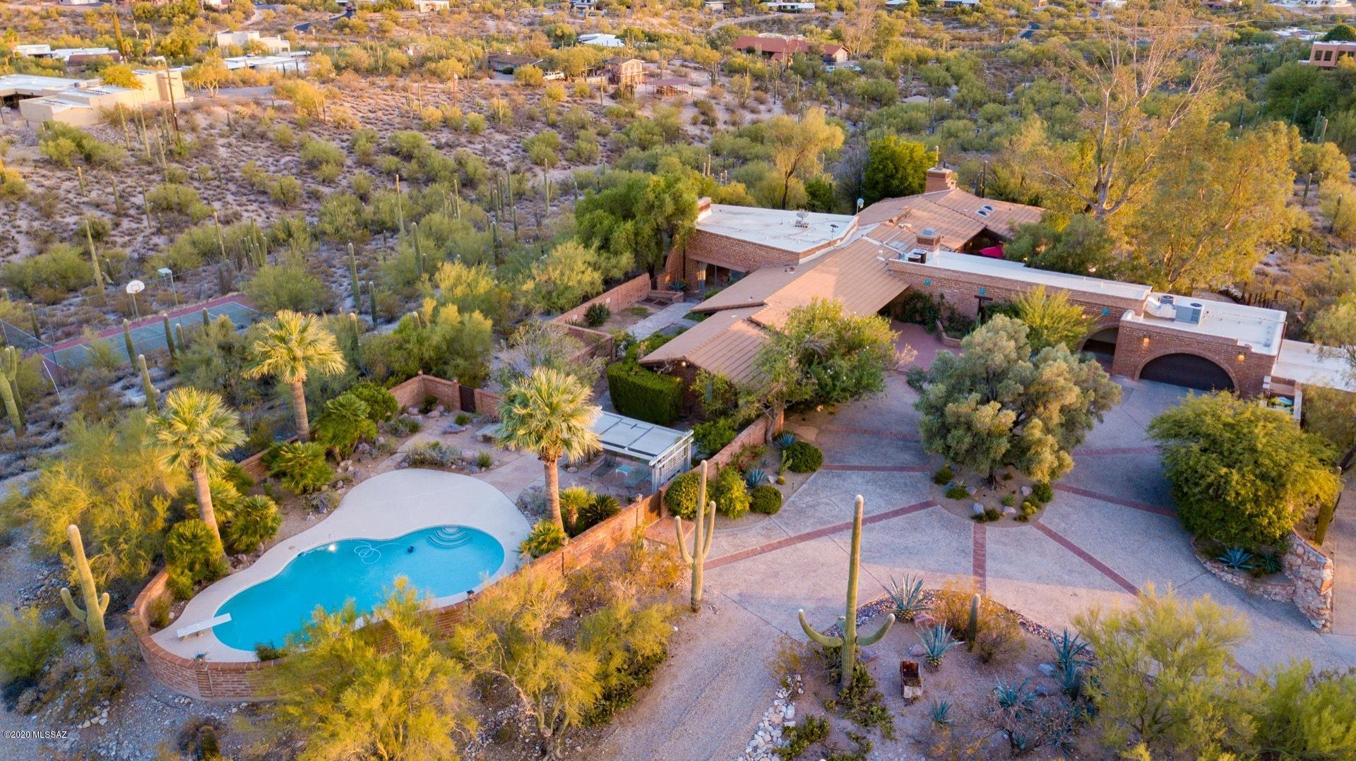 4750 N Camino Corto