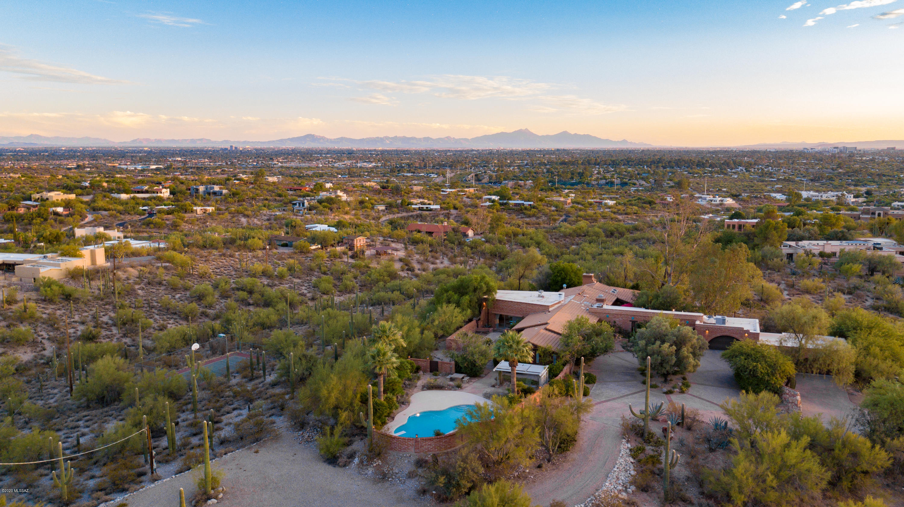 4750 N Camino Corto