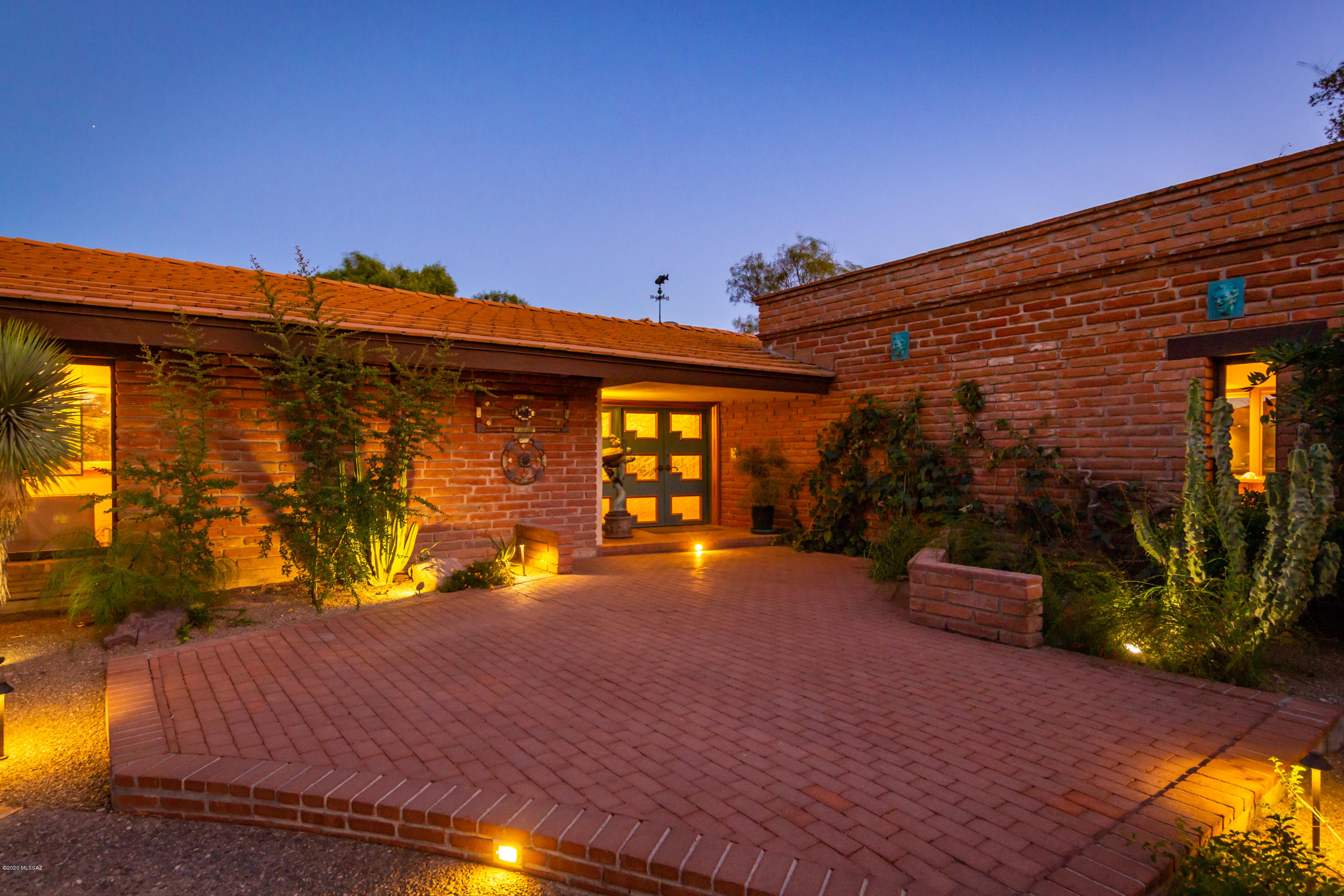 4750 N Camino Corto