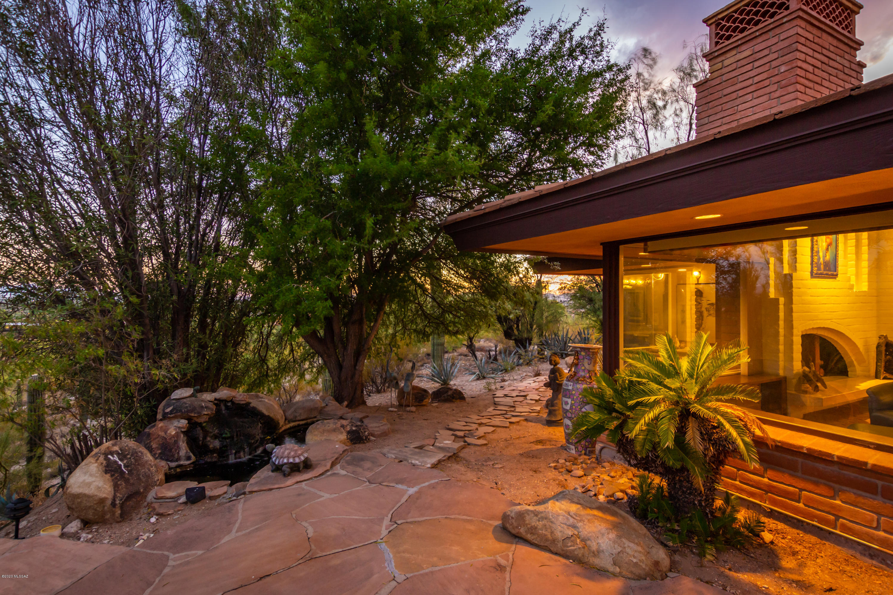 4750 N Camino Corto