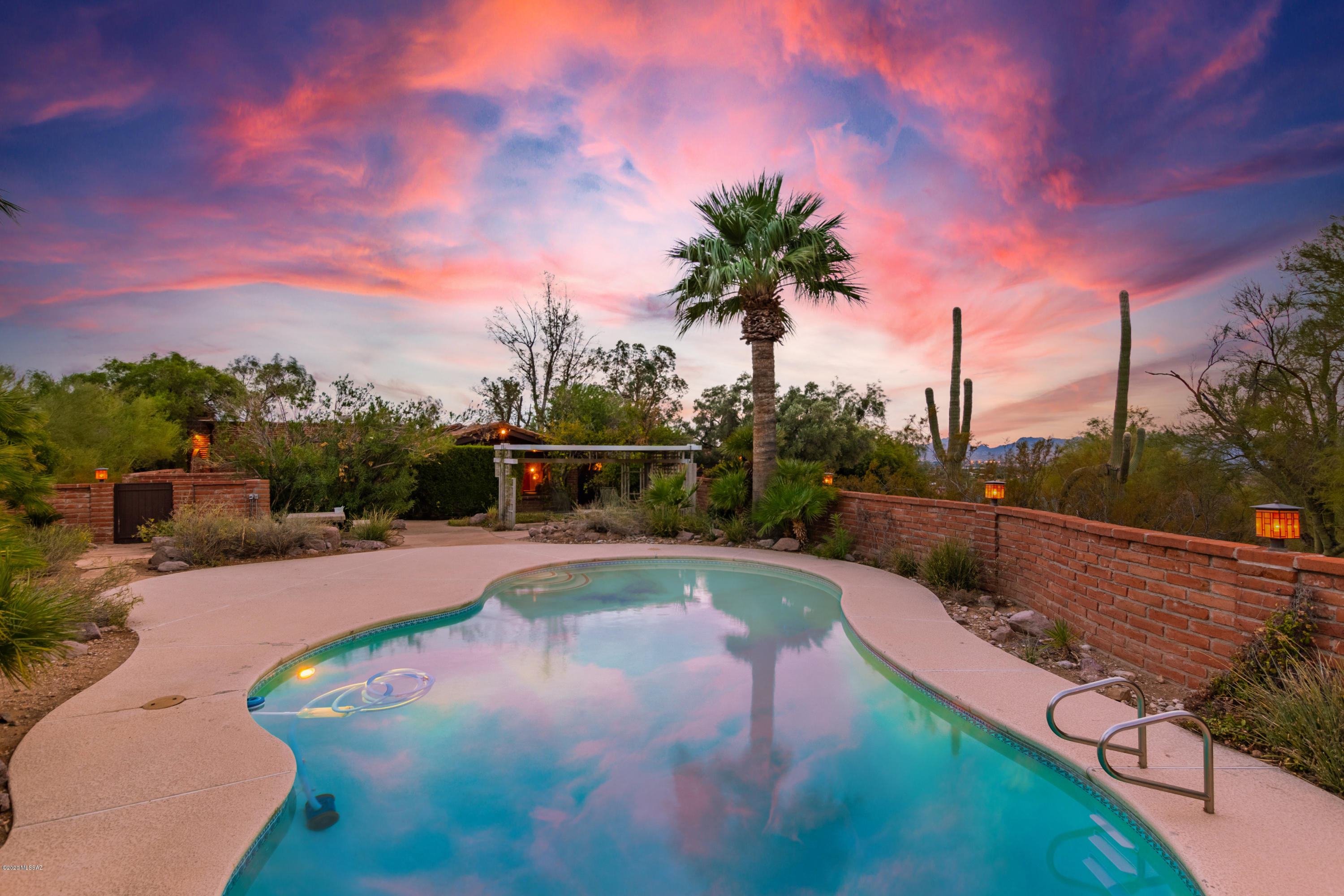 4750 N Camino Corto