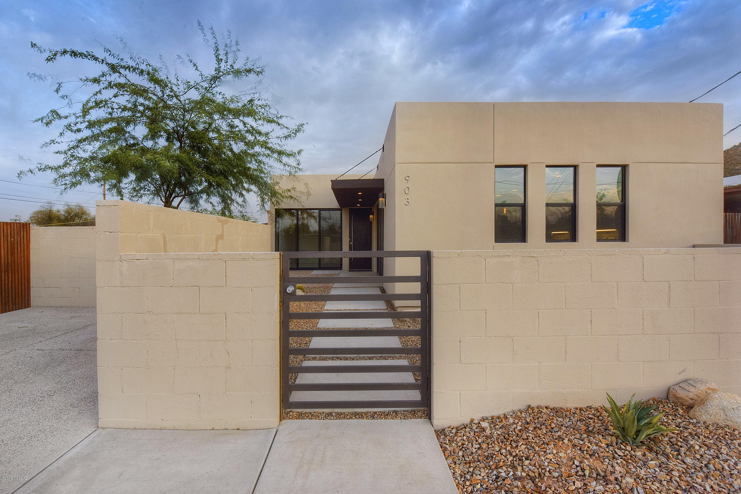 903 W Nearmont Drive