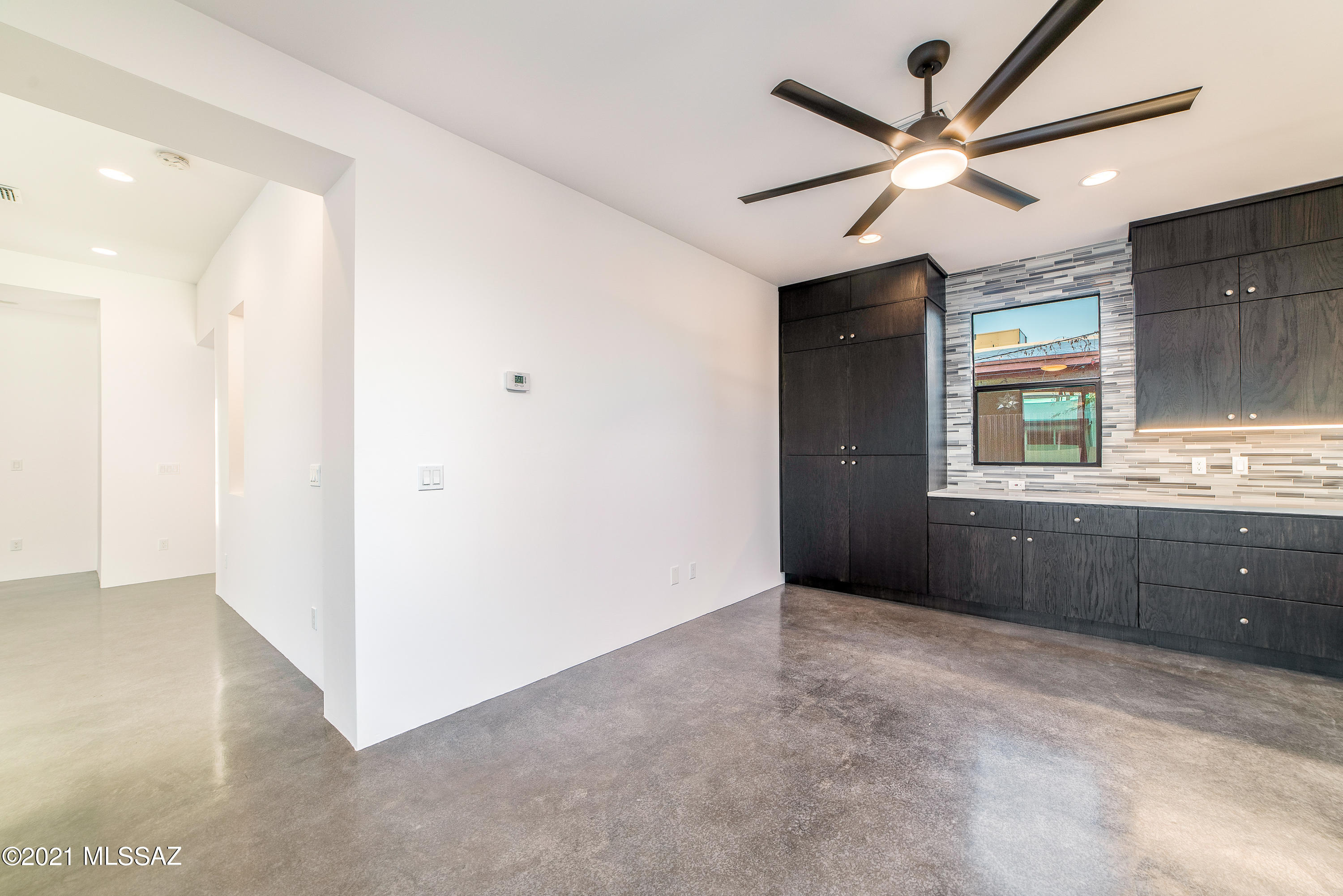 903 W Nearmont Drive