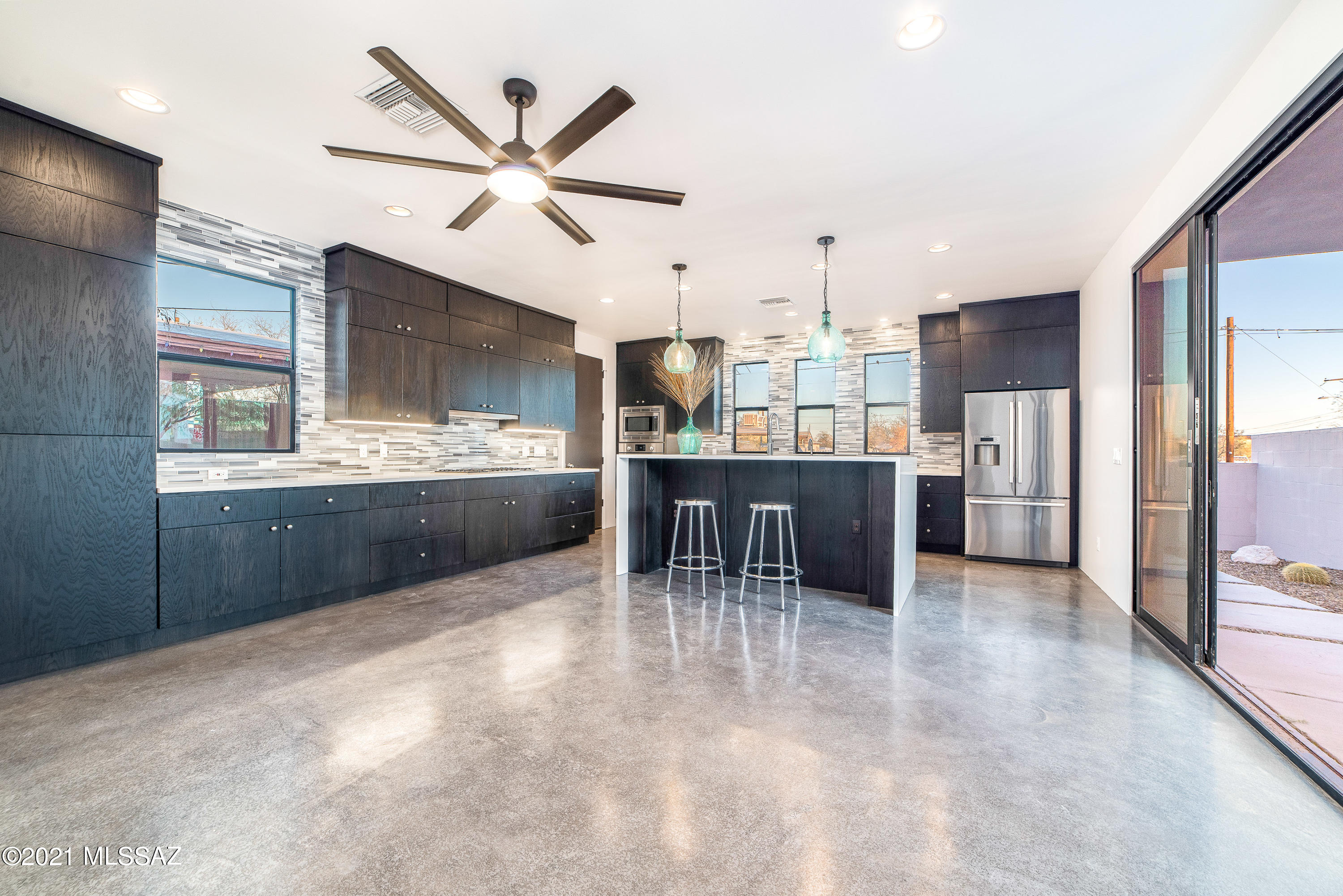 903 W Nearmont Drive