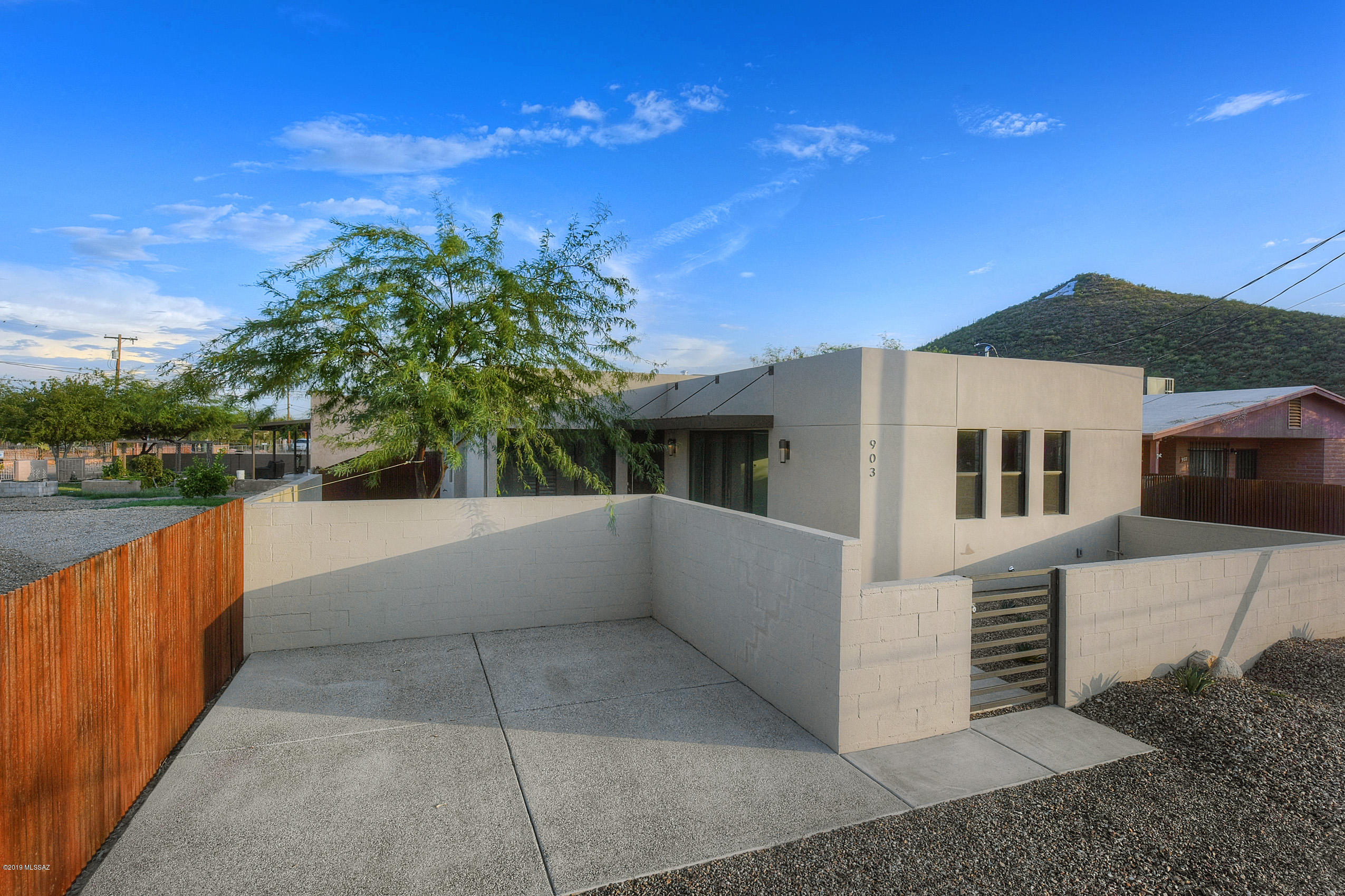 903 W Nearmont Drive