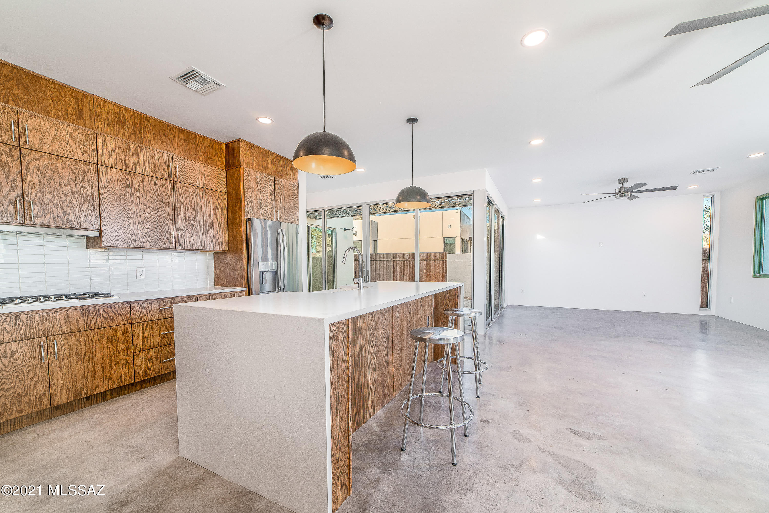 901 W Nearmont Drive