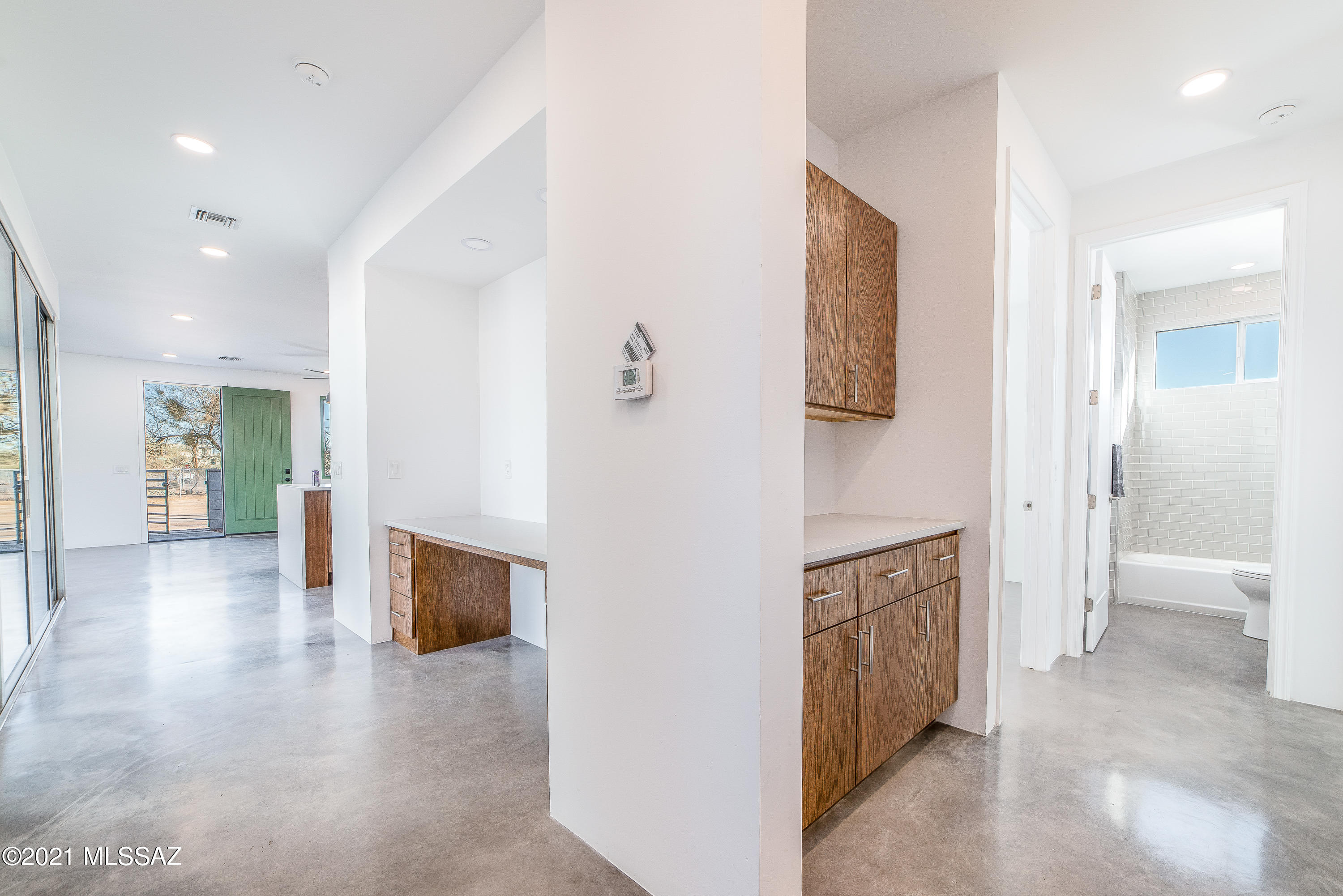 901 W Nearmont Drive