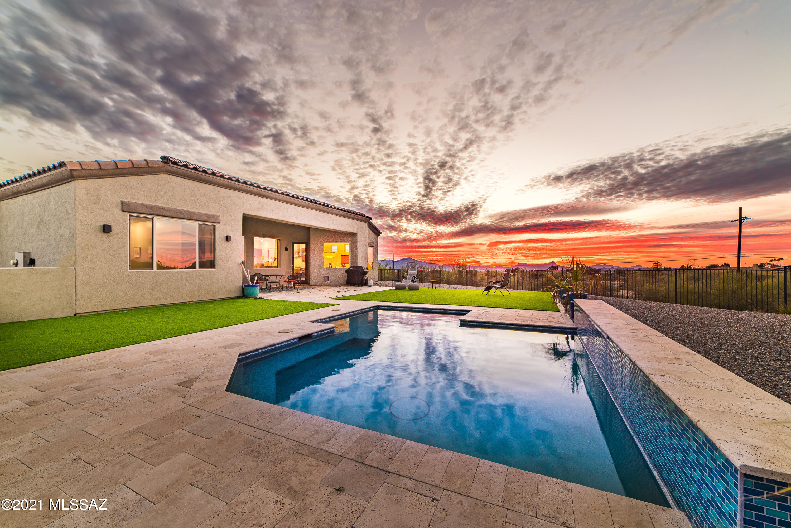 7215 N Mountain Shadows Drive