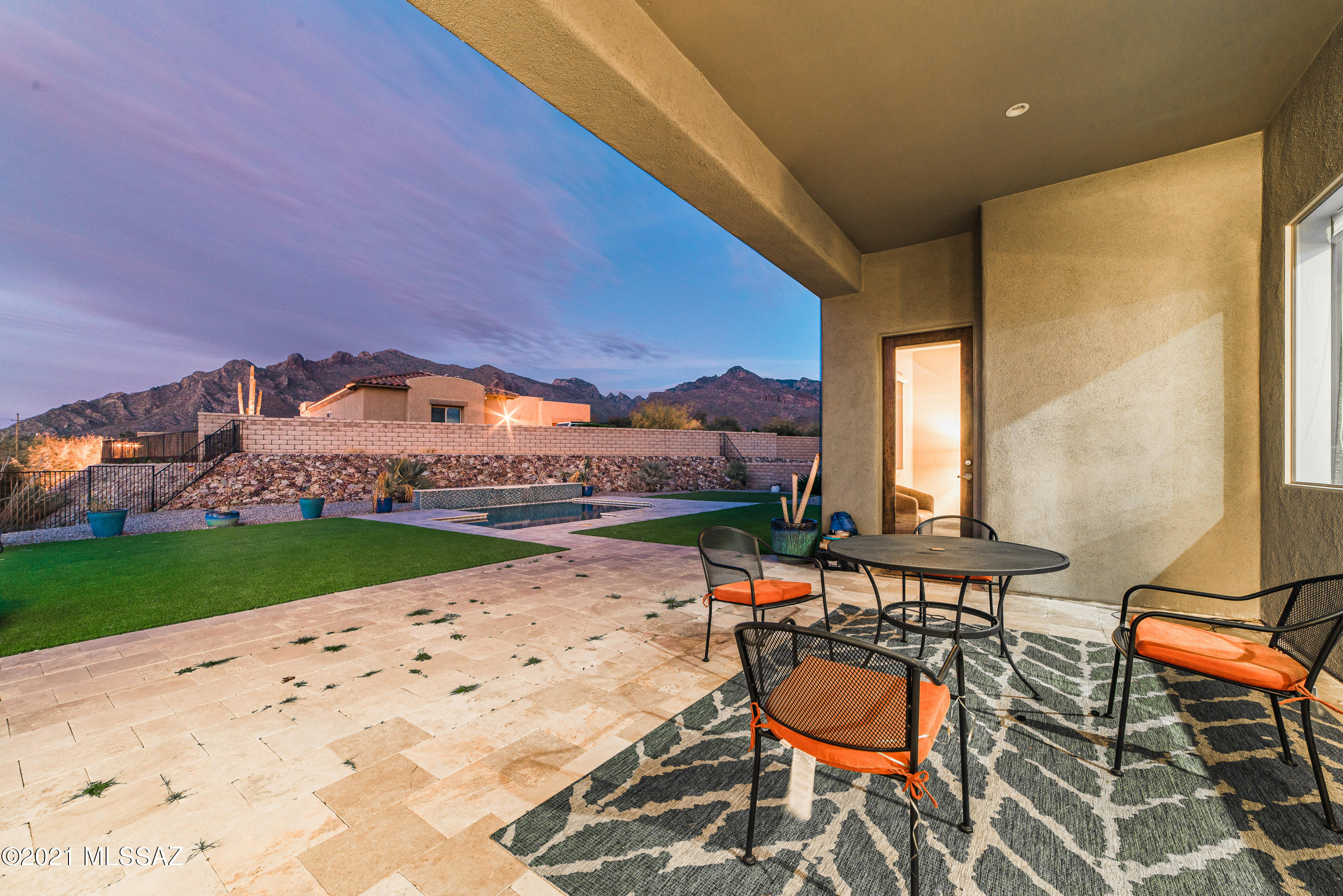 7215 N Mountain Shadows Drive
