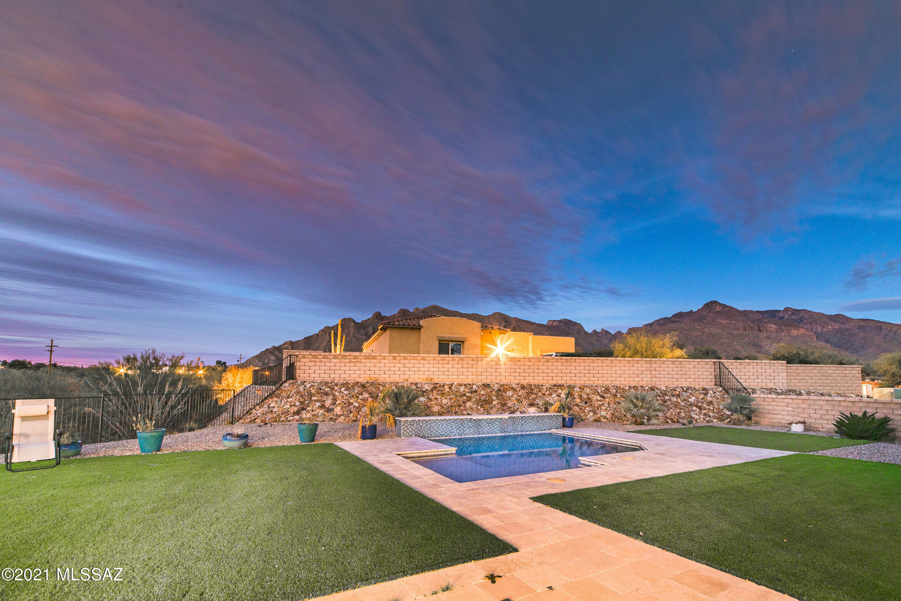 7215 N Mountain Shadows Drive