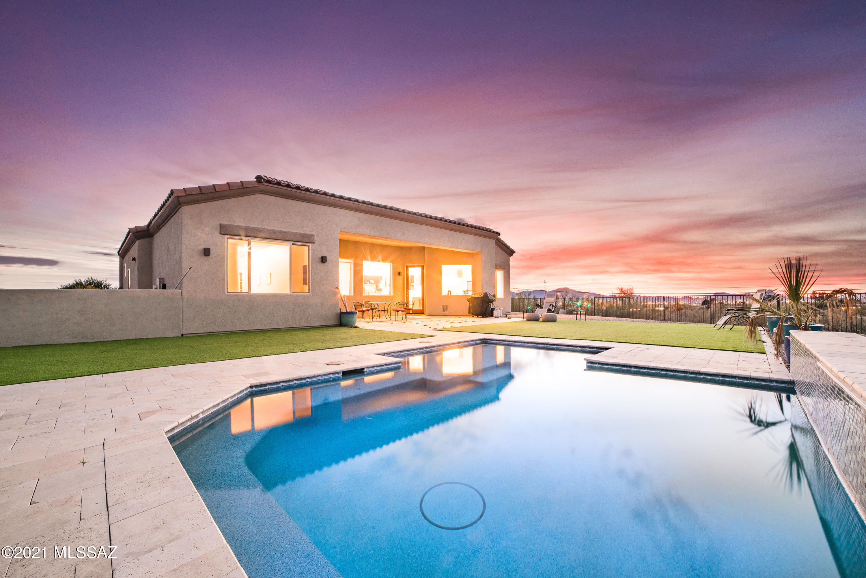 7215 N Mountain Shadows Drive