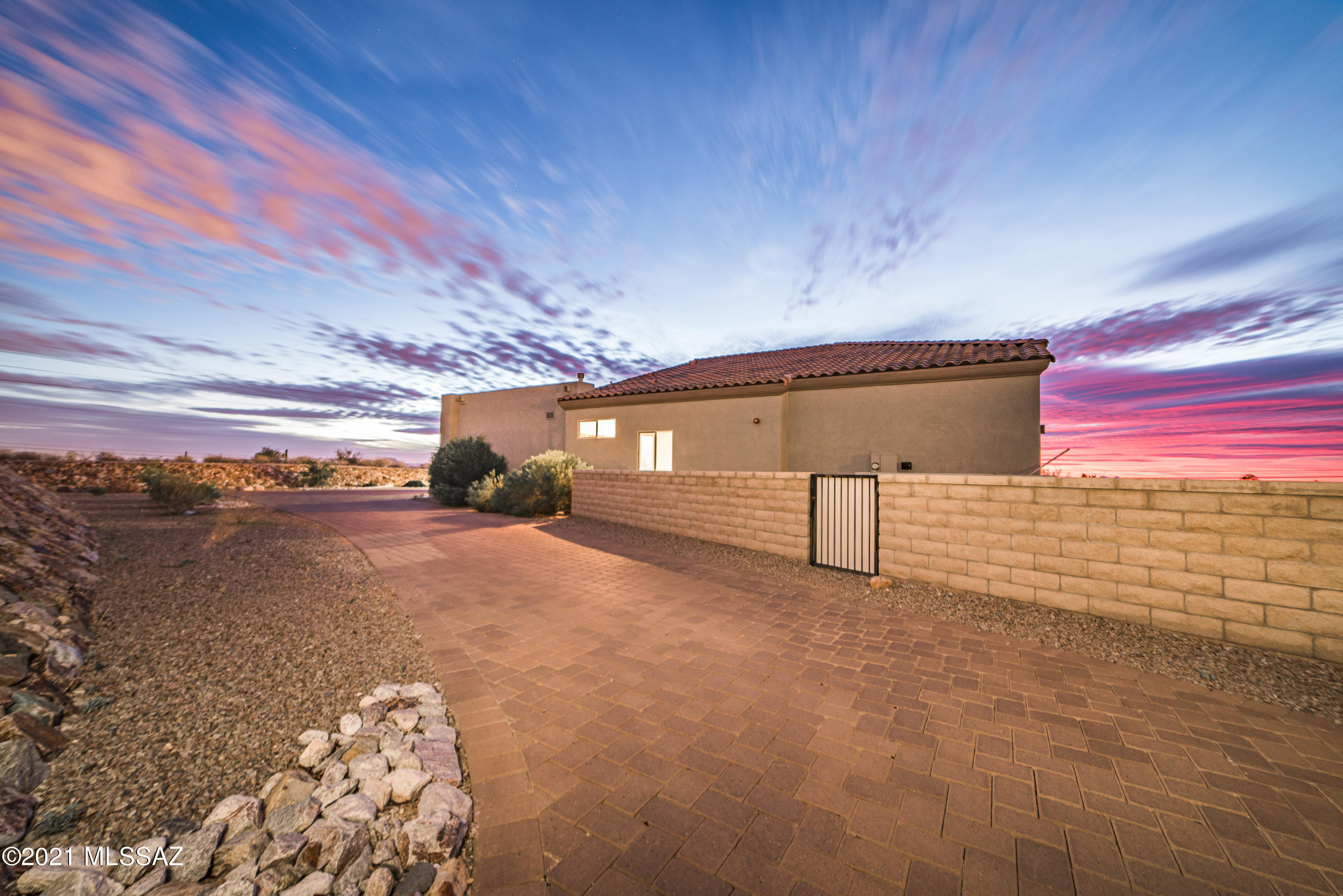 7215 N Mountain Shadows Drive
