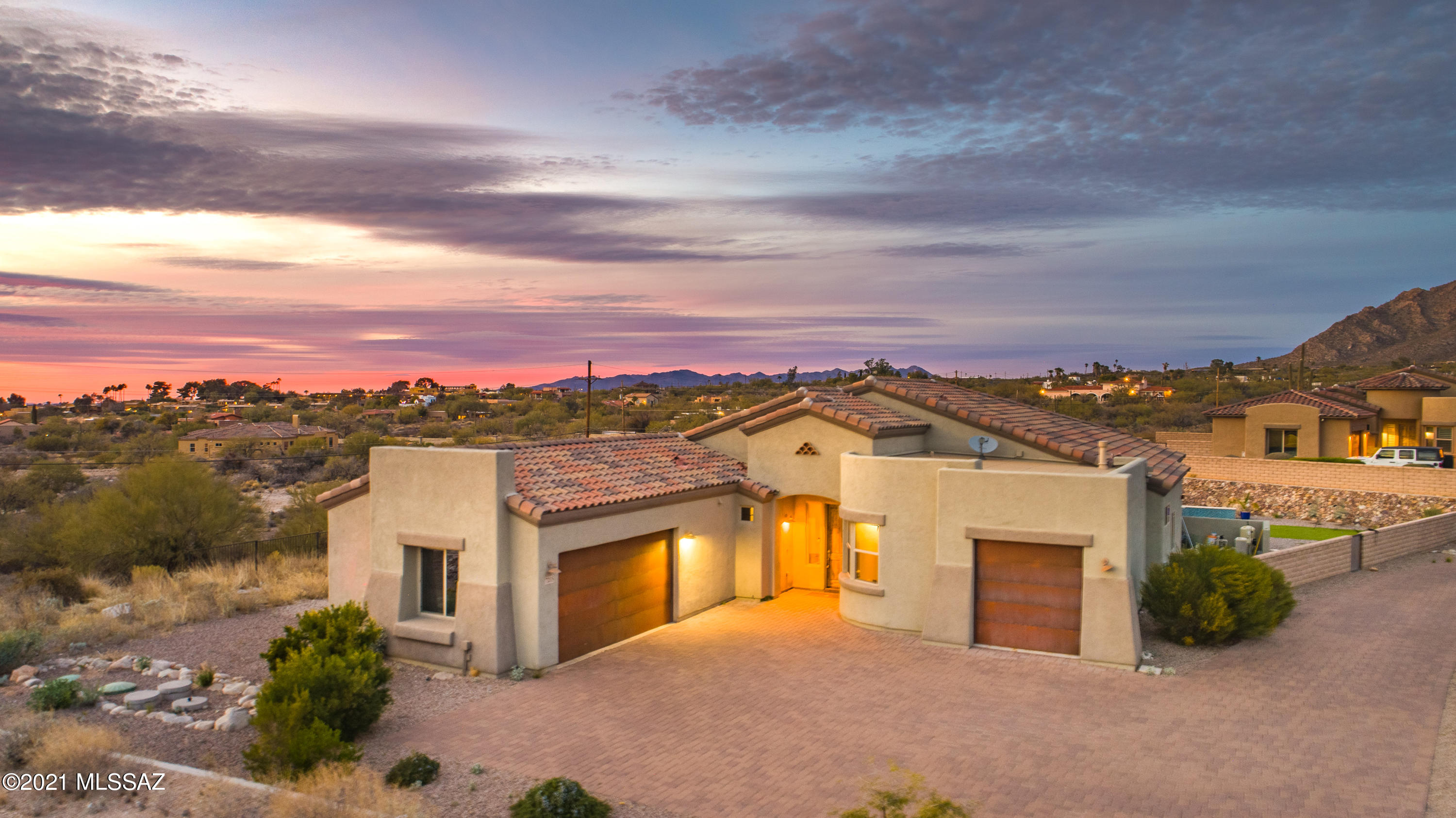 7215 N Mountain Shadows Drive
