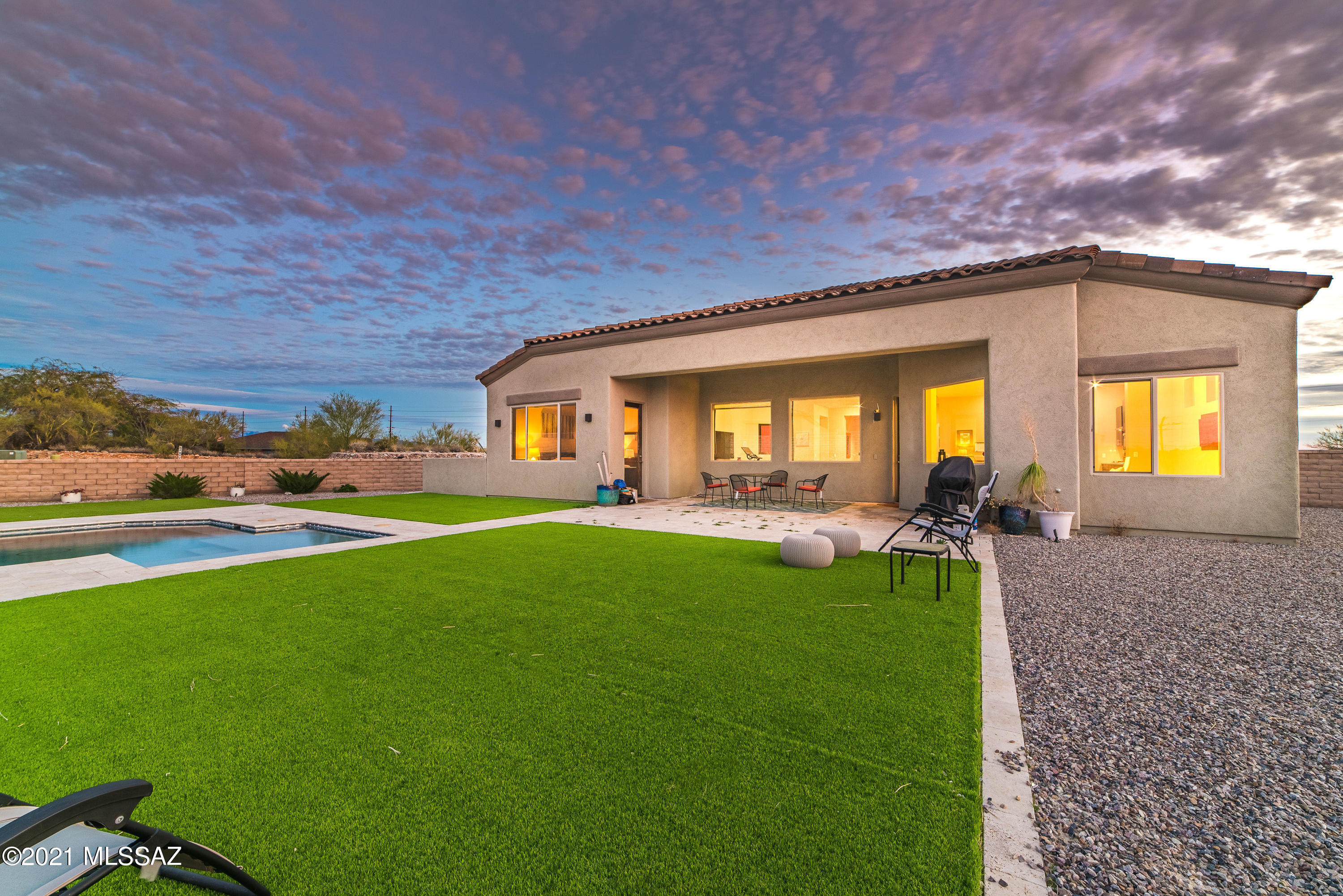 7215 N Mountain Shadows Drive