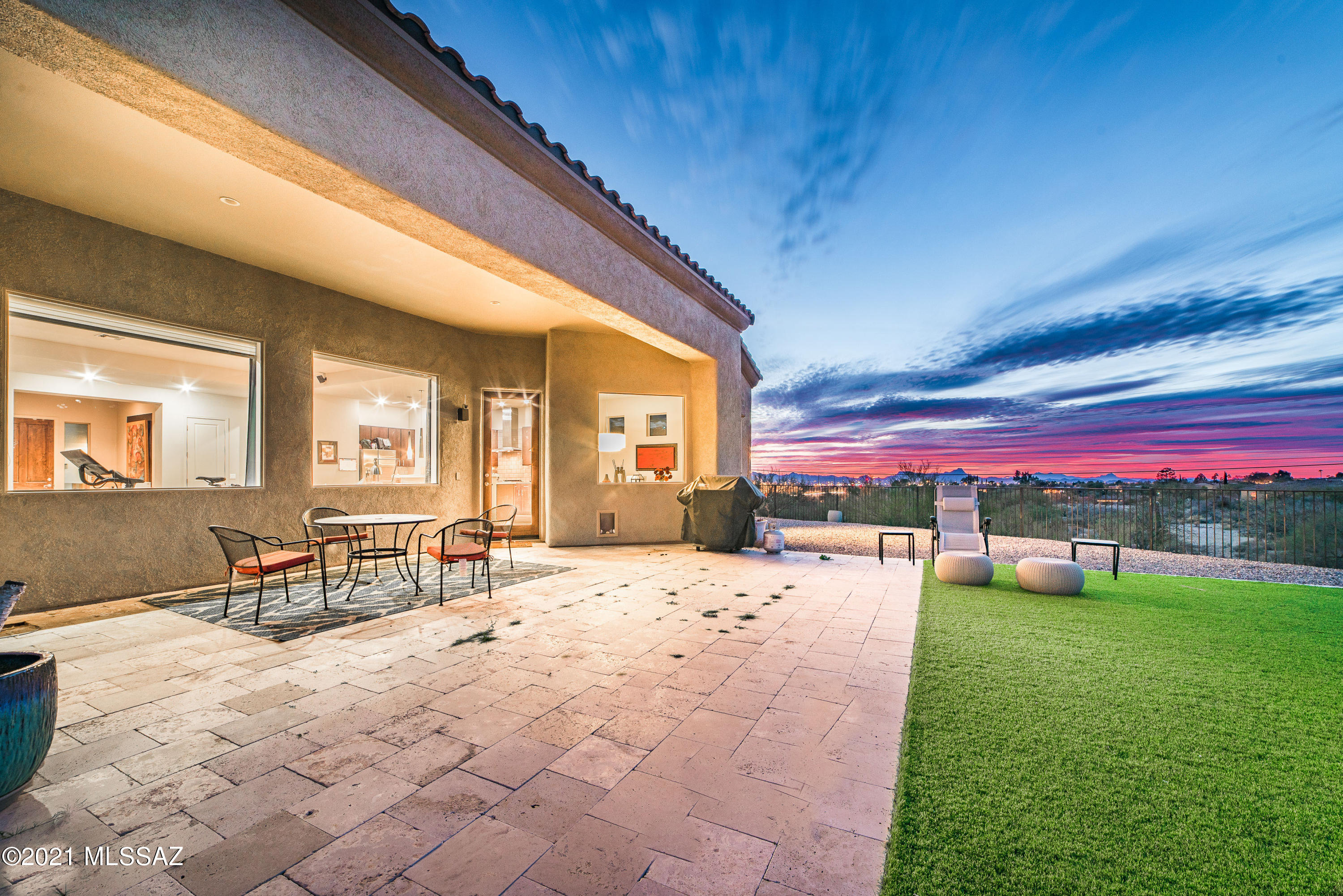 7215 N Mountain Shadows Drive