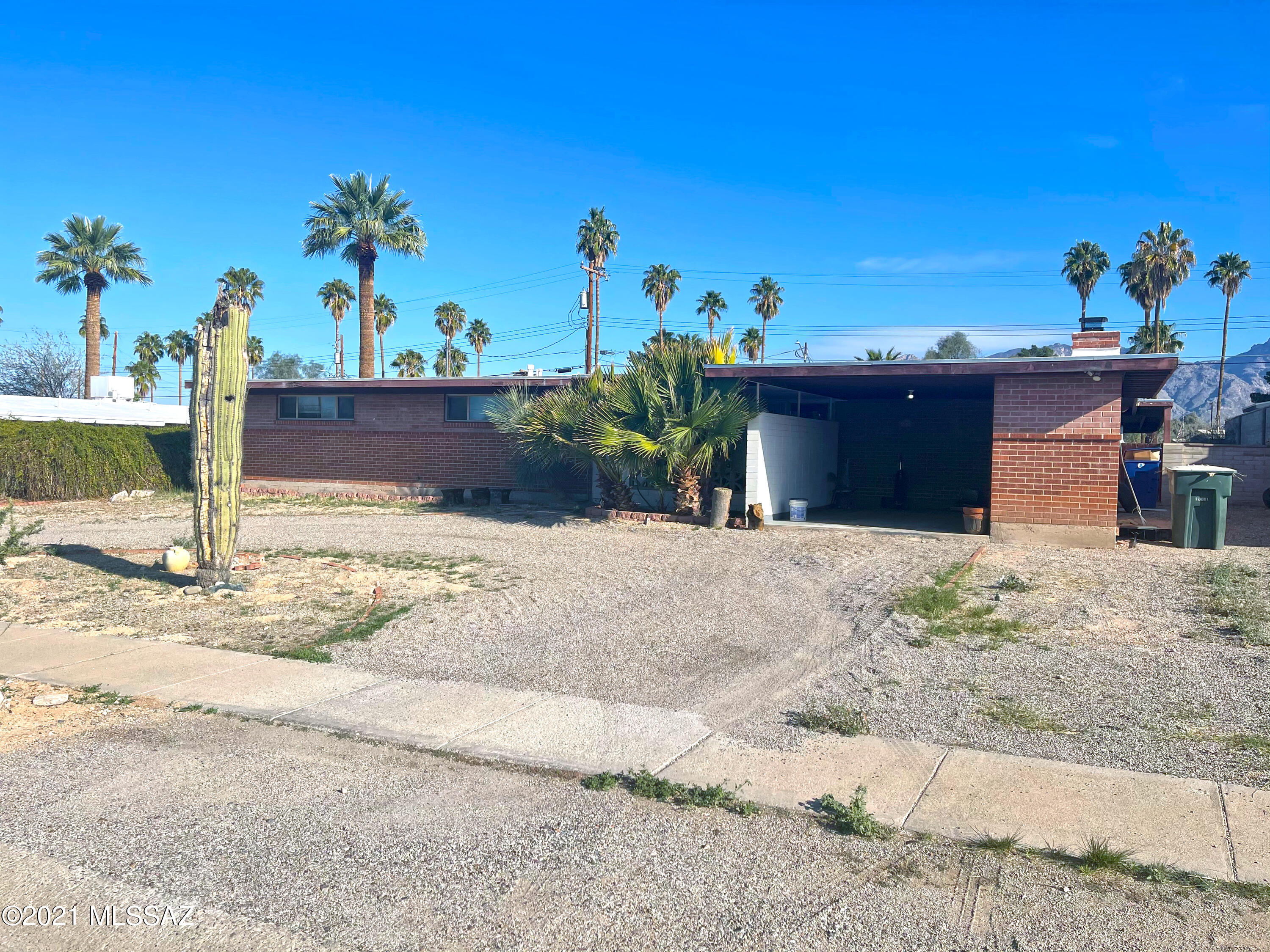 5541 E Alta Vista Street
