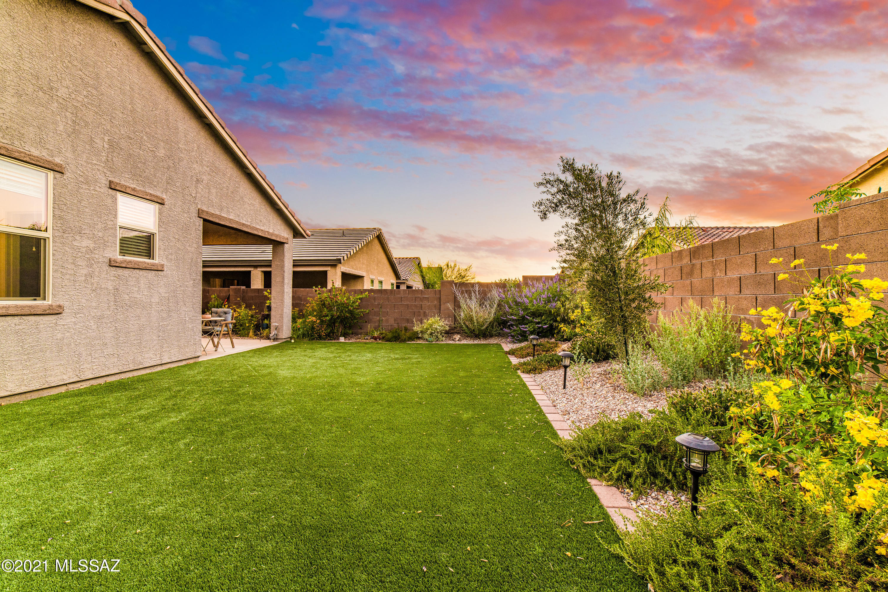 8684 N Genoa Court
