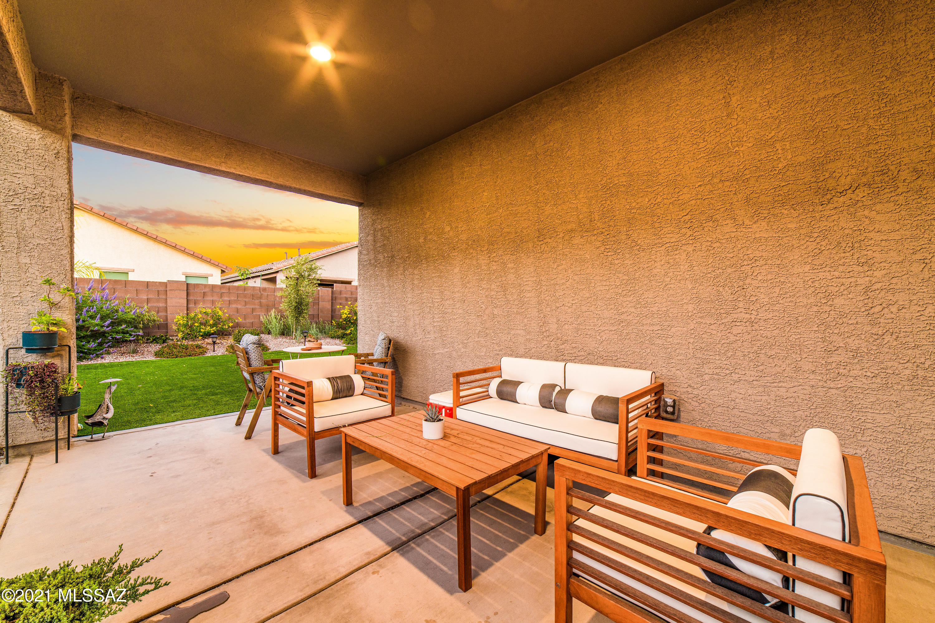 8684 N Genoa Court