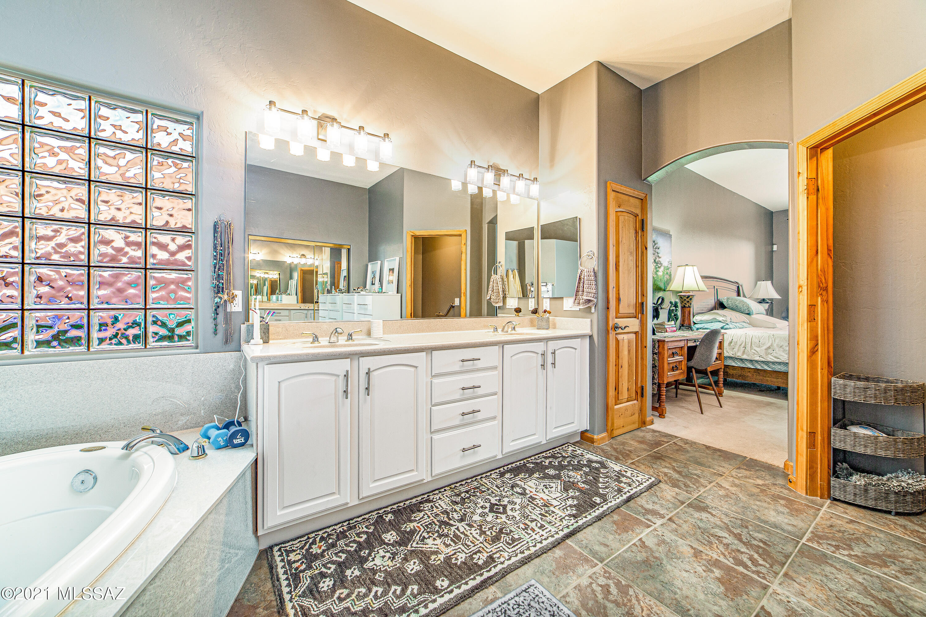 4745 W Cactus Bluff Drive