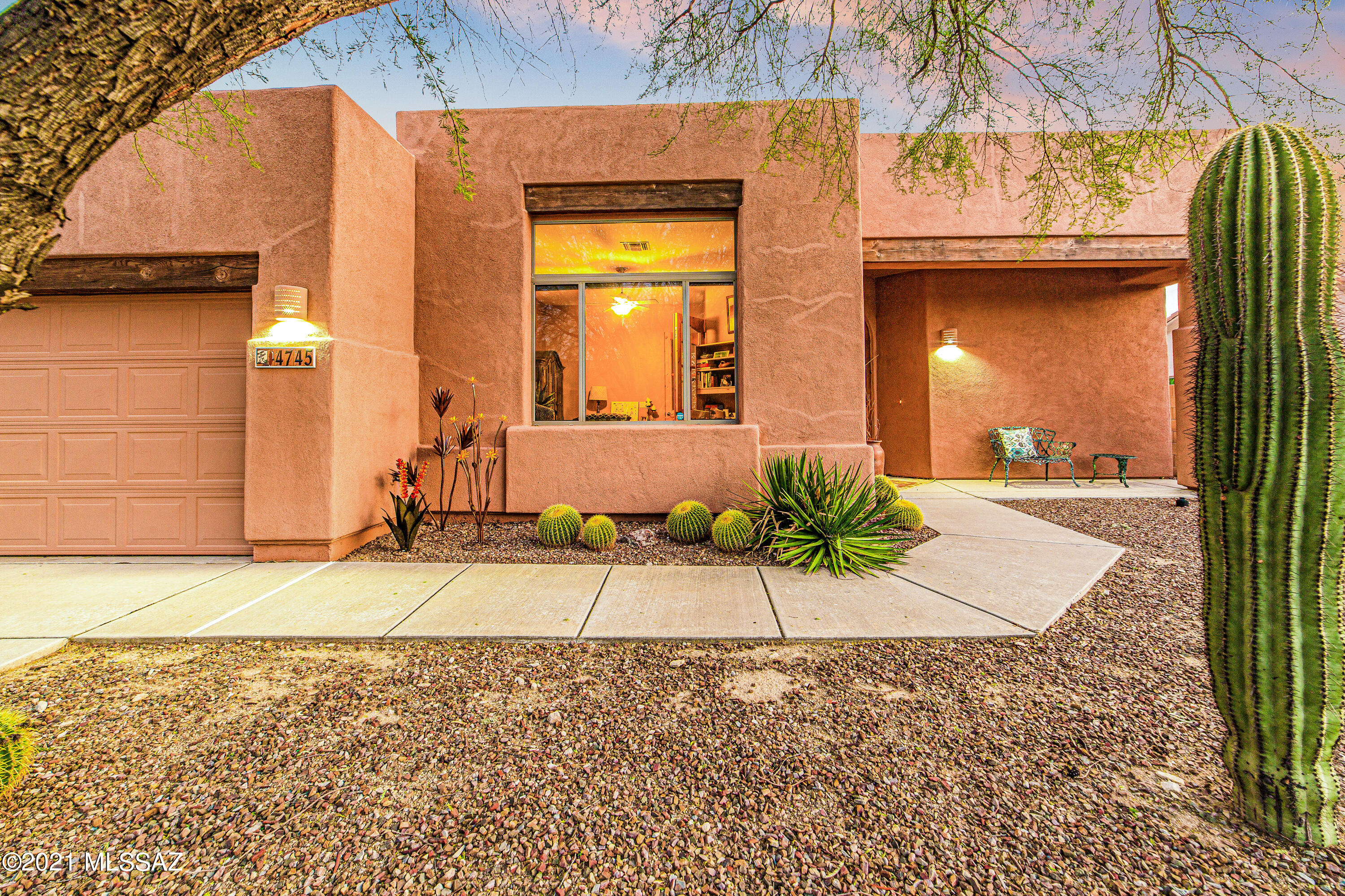 4745 W Cactus Bluff Drive