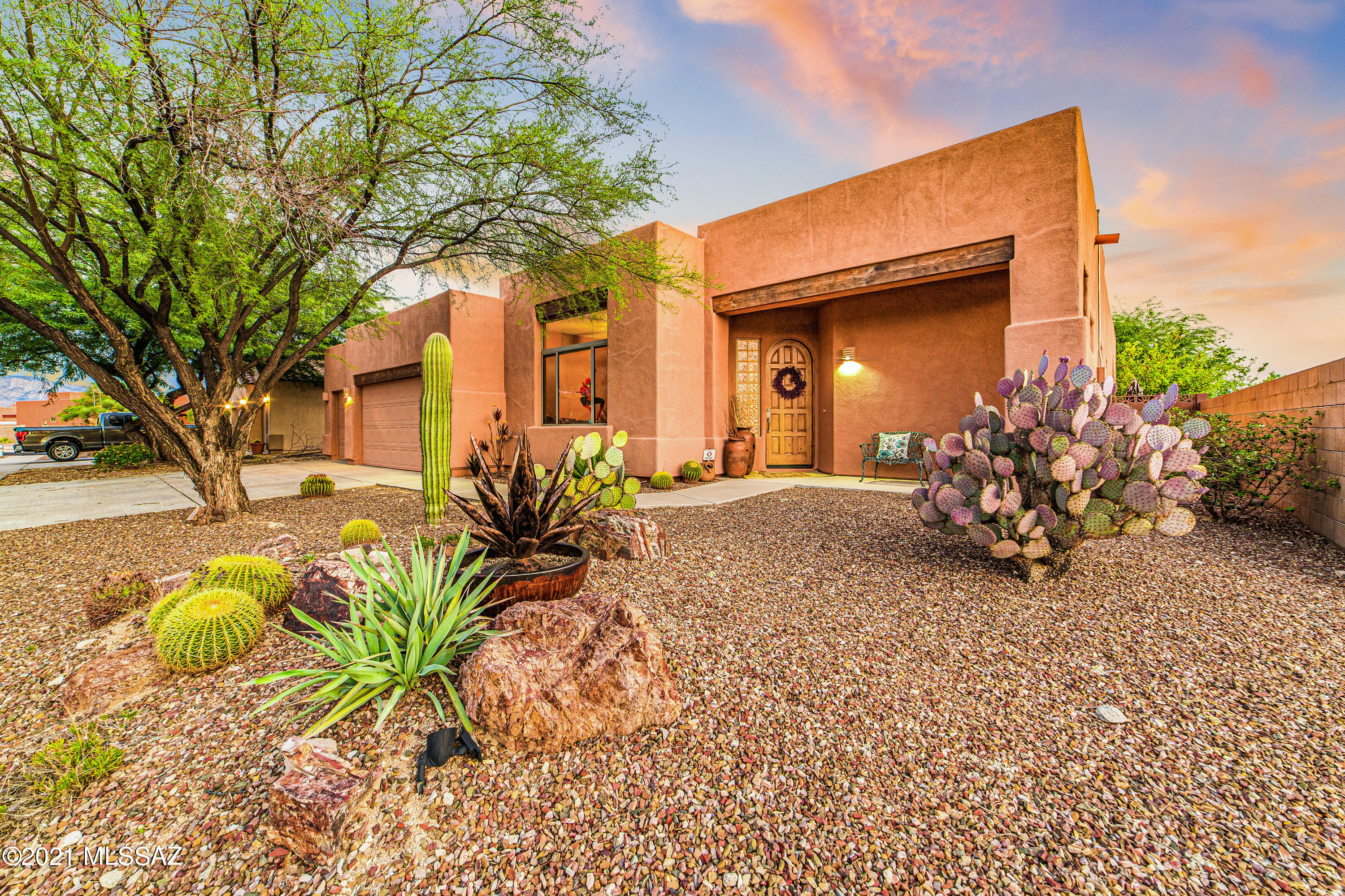 4745 W Cactus Bluff Drive
