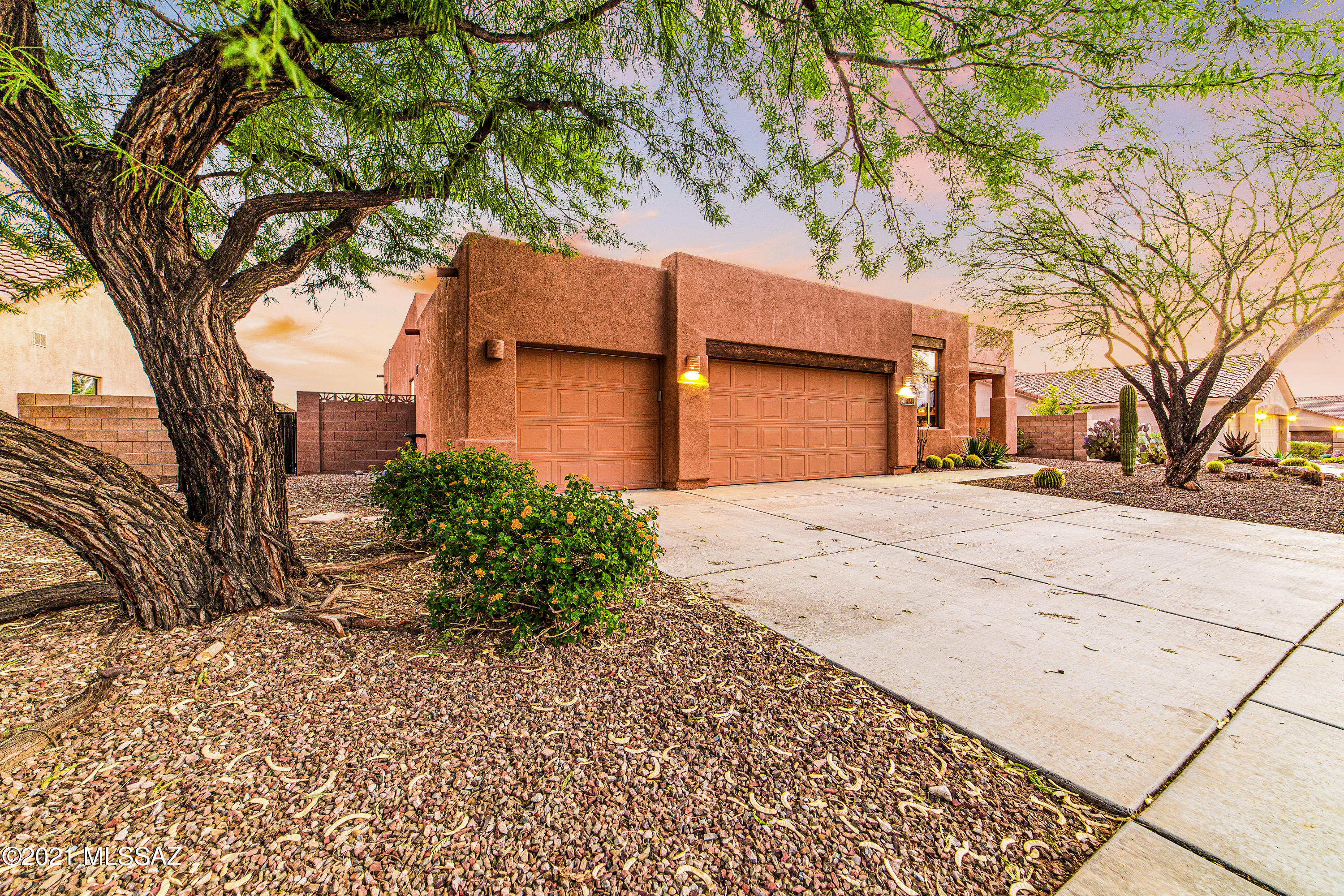 4745 W Cactus Bluff Drive