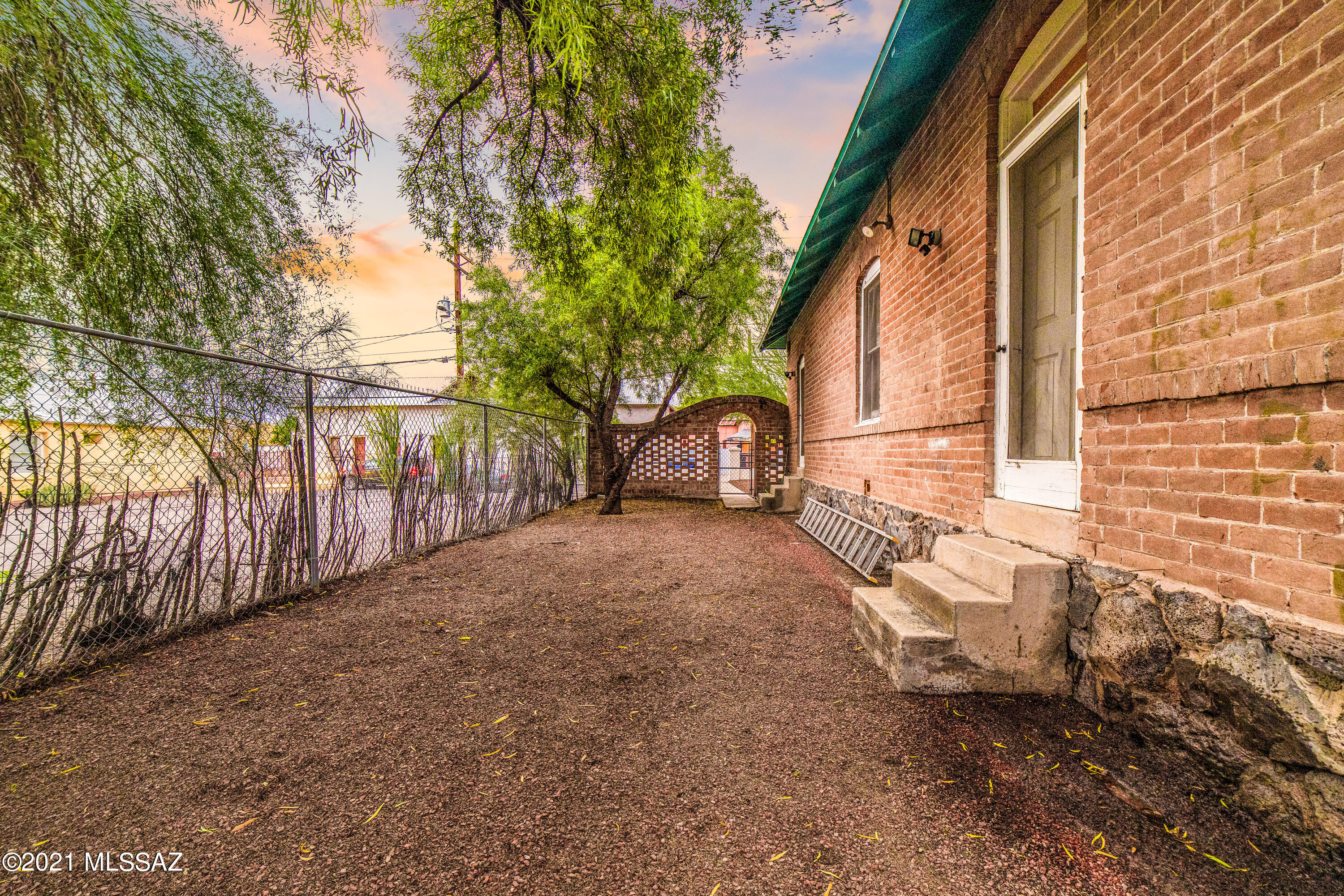136 W Simpson Street