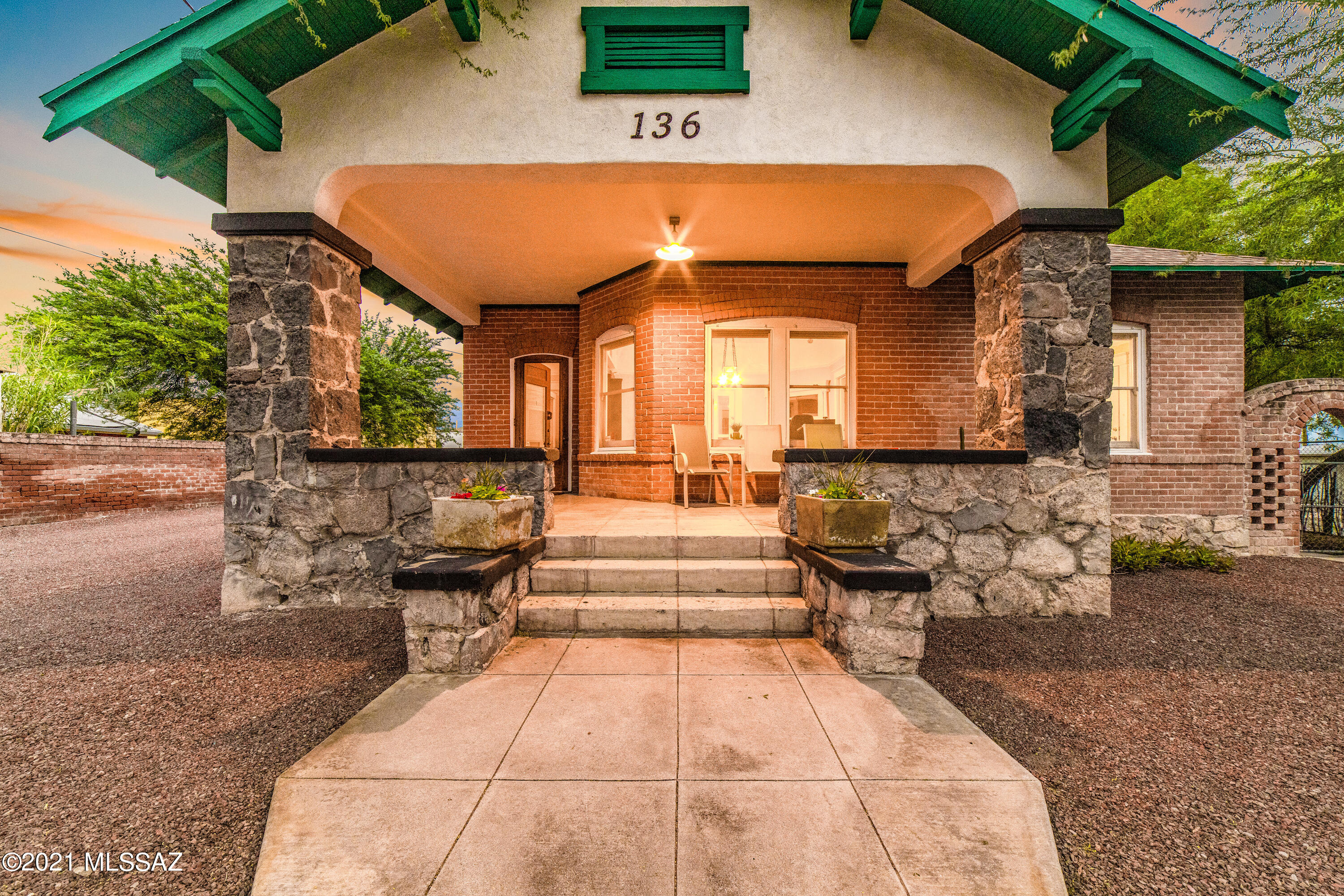 136 W Simpson Street