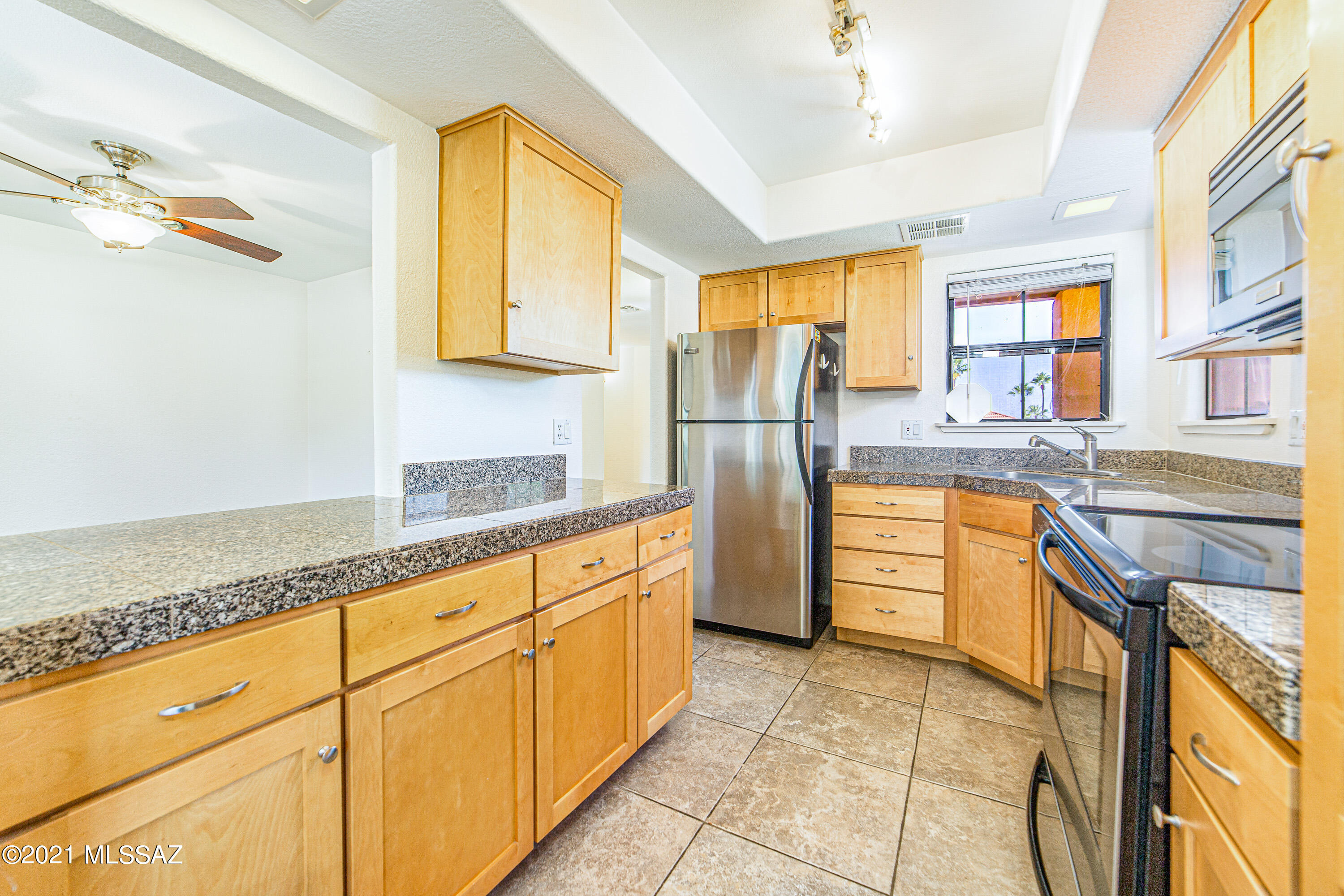 6651 N Campbell Avenue Unit: 205
