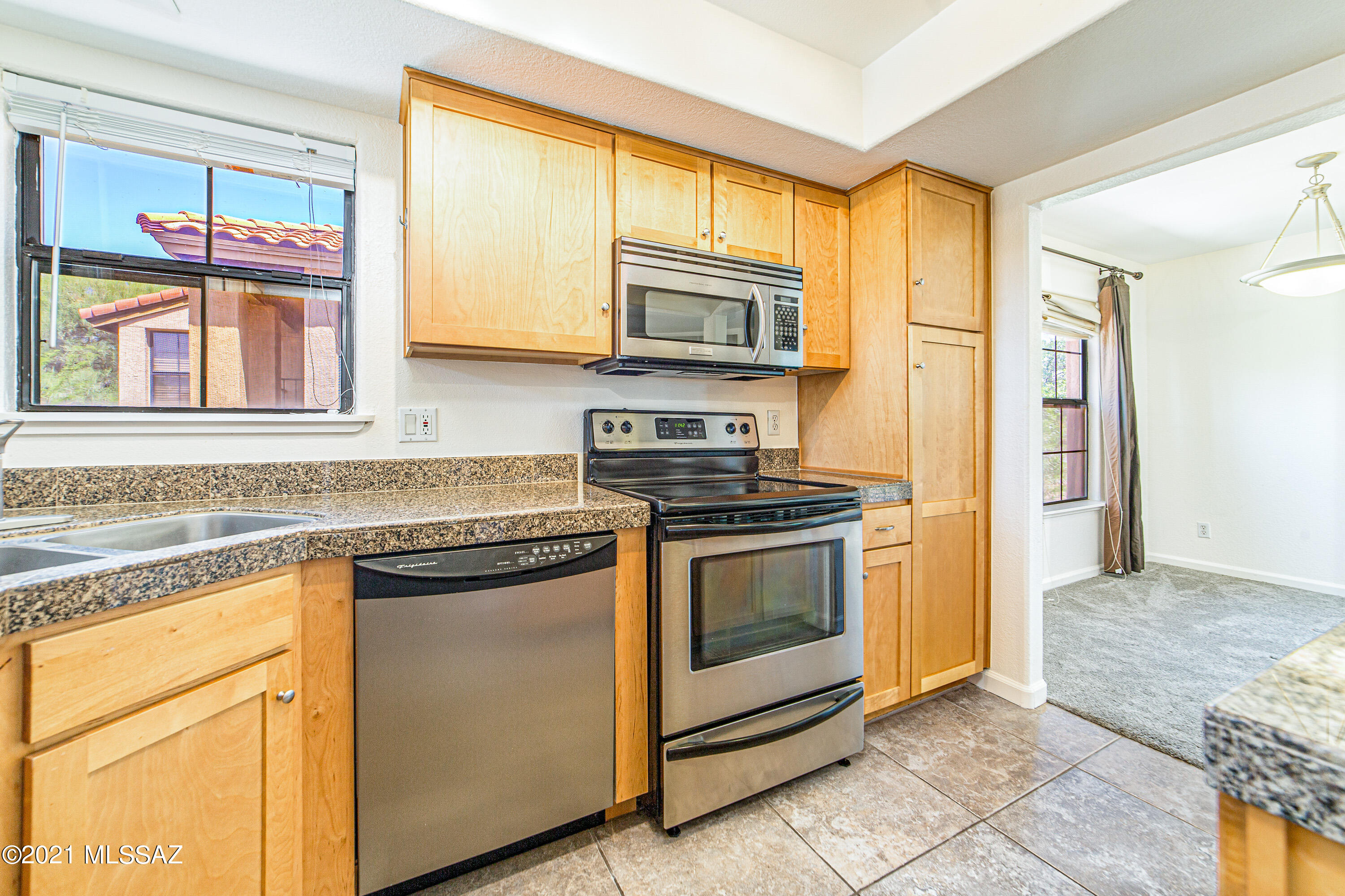 6651 N Campbell Avenue Unit: 205
