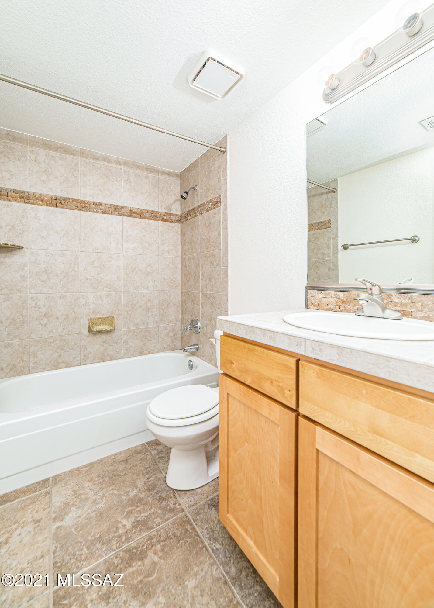 6651 N Campbell Avenue Unit: 205