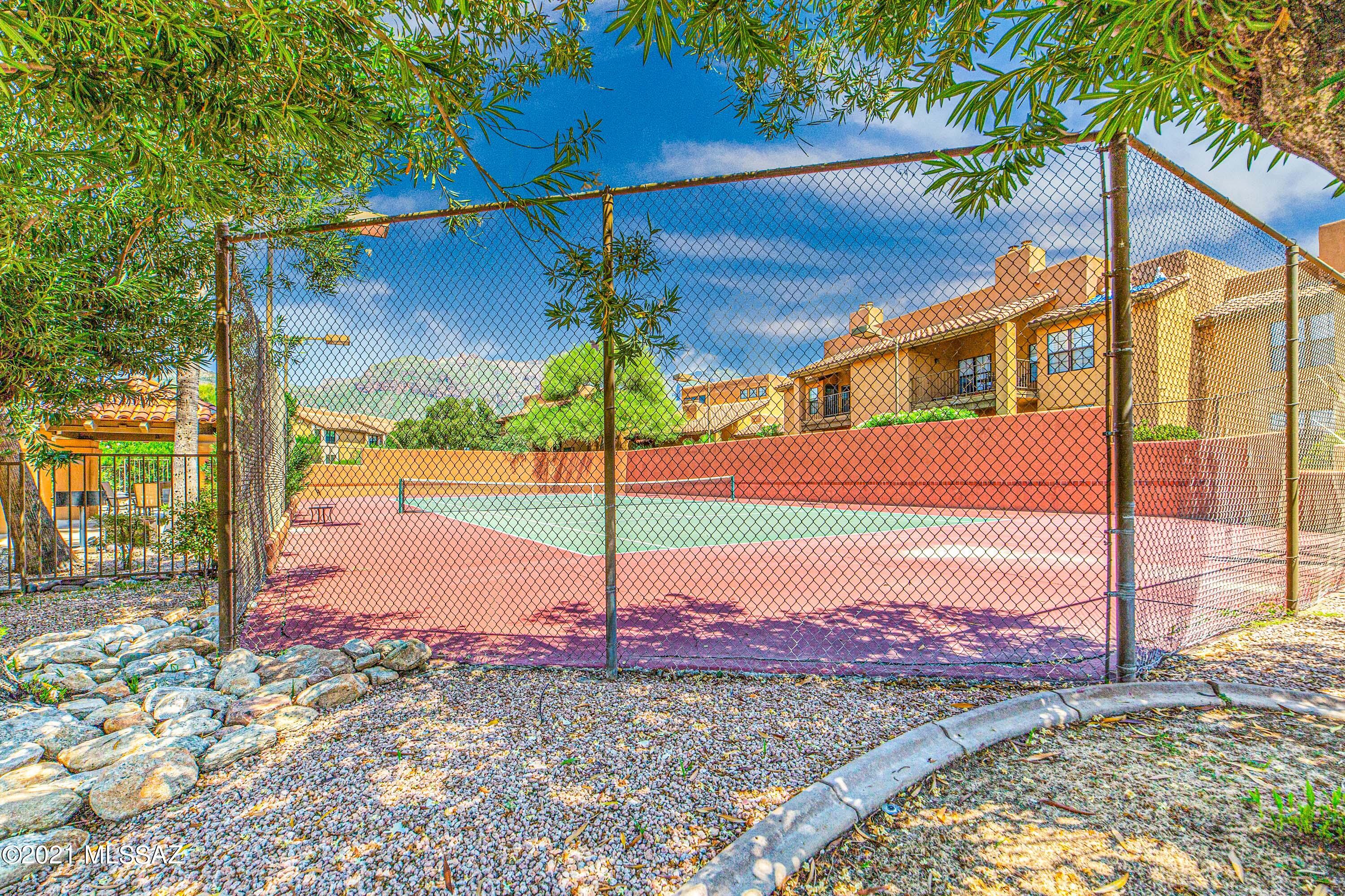6651 N Campbell Avenue Unit: 205