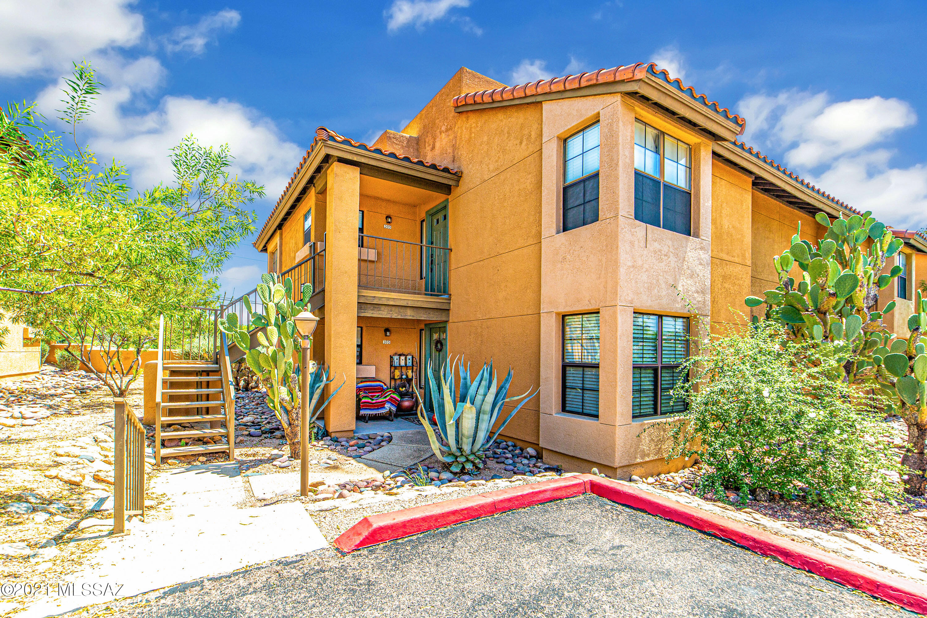 6651 N Campbell Avenue Unit: 205