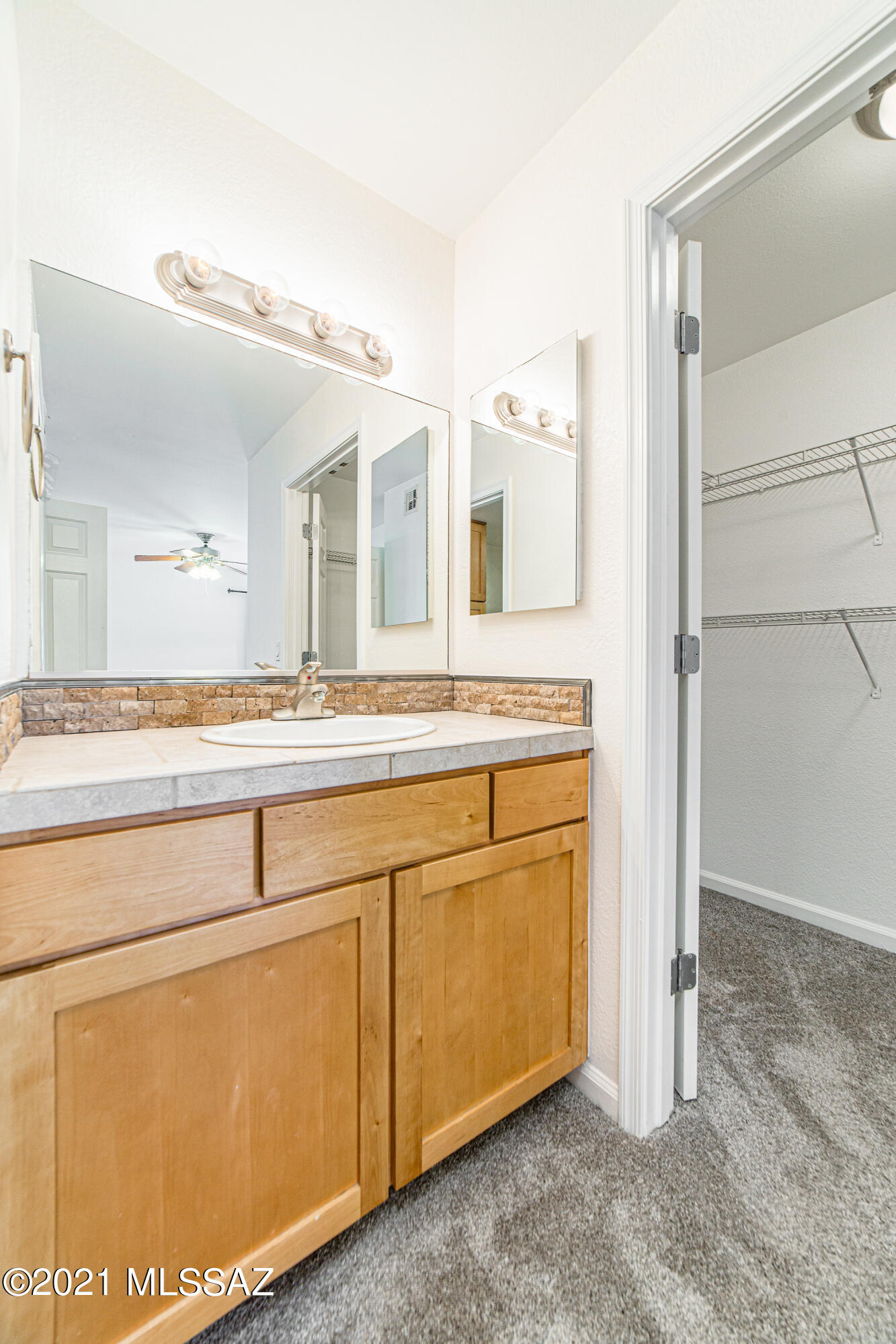 6651 N Campbell Avenue Unit: 205